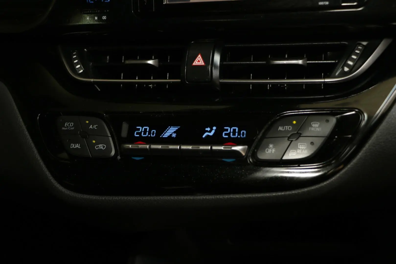 2018 Toyota C-HR Gallery Image 14