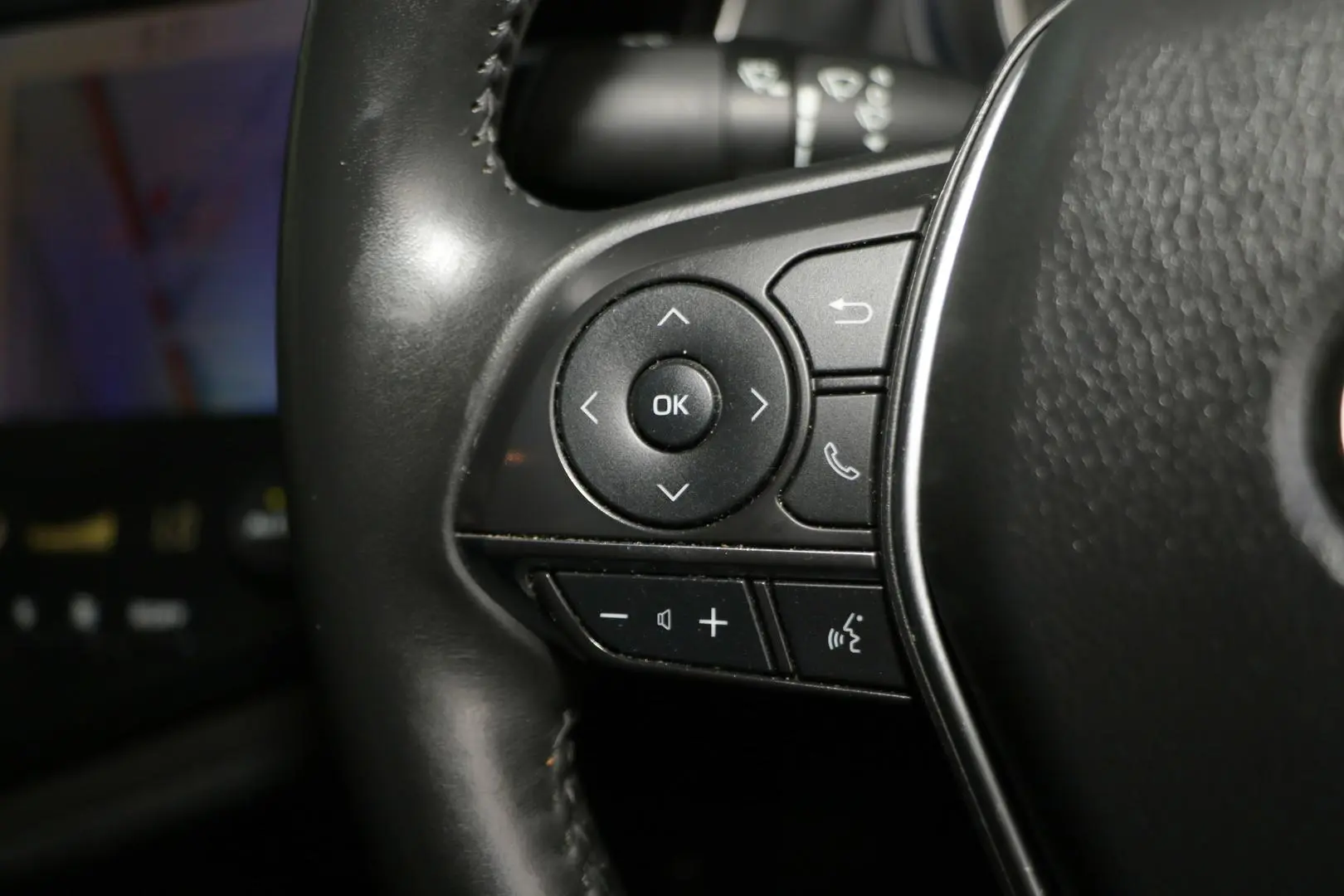 2019 Toyota Camry Gallery Image 17