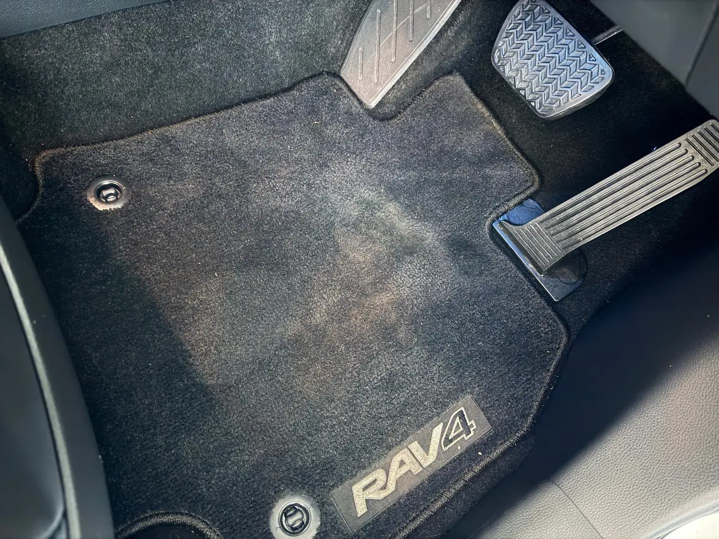 2022 Toyota RAV4 Gallery Image 15