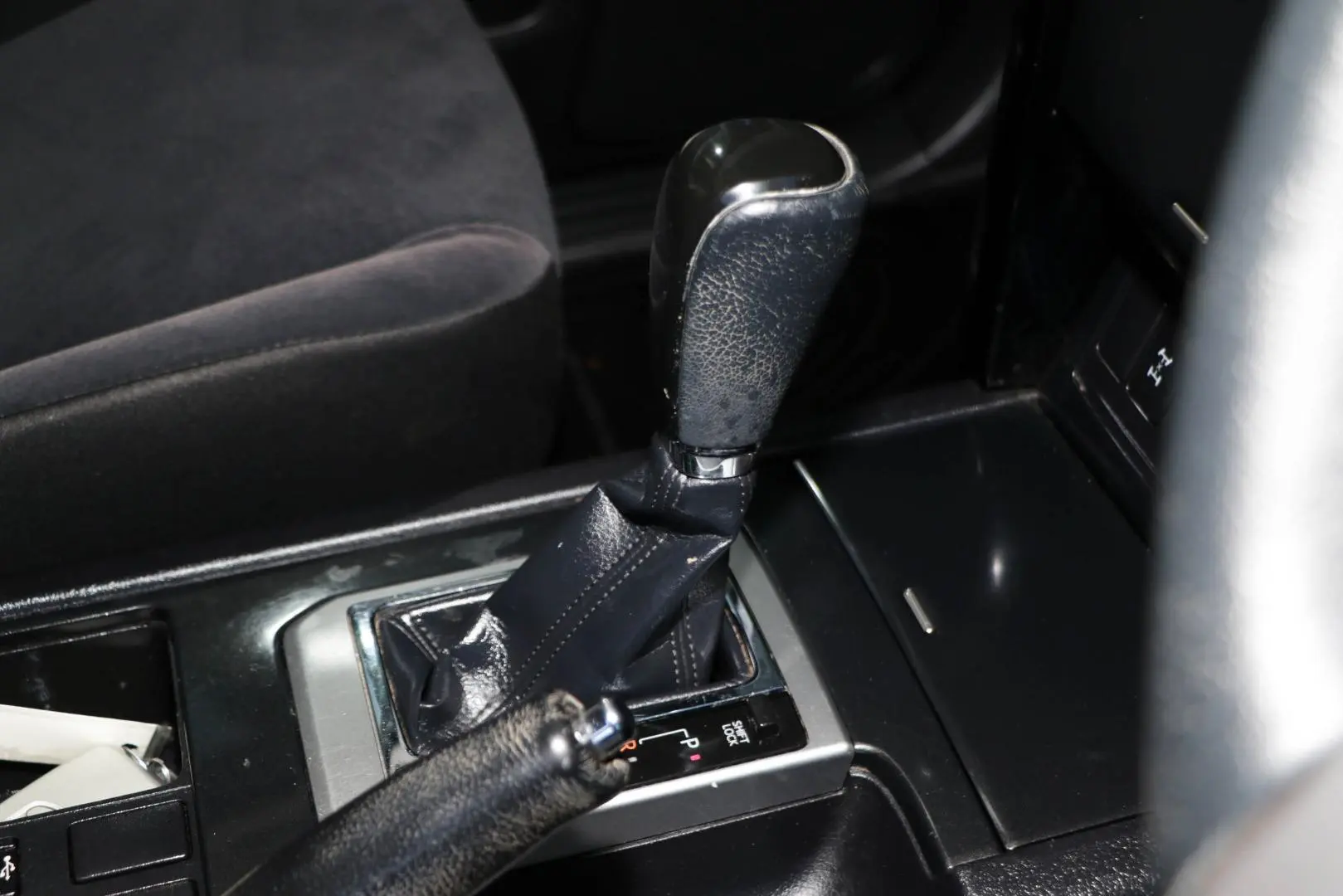 2017 Toyota Landcruiser Prado Gallery Image 13
