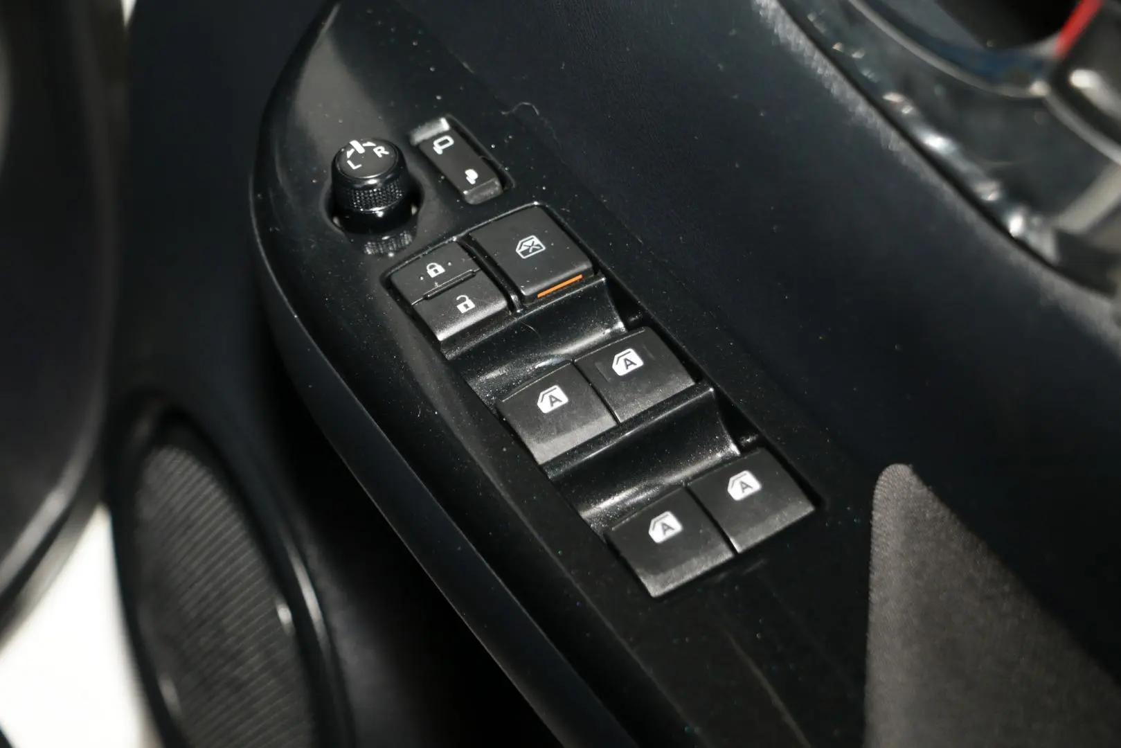 2018 Toyota Hilux Gallery Image 18