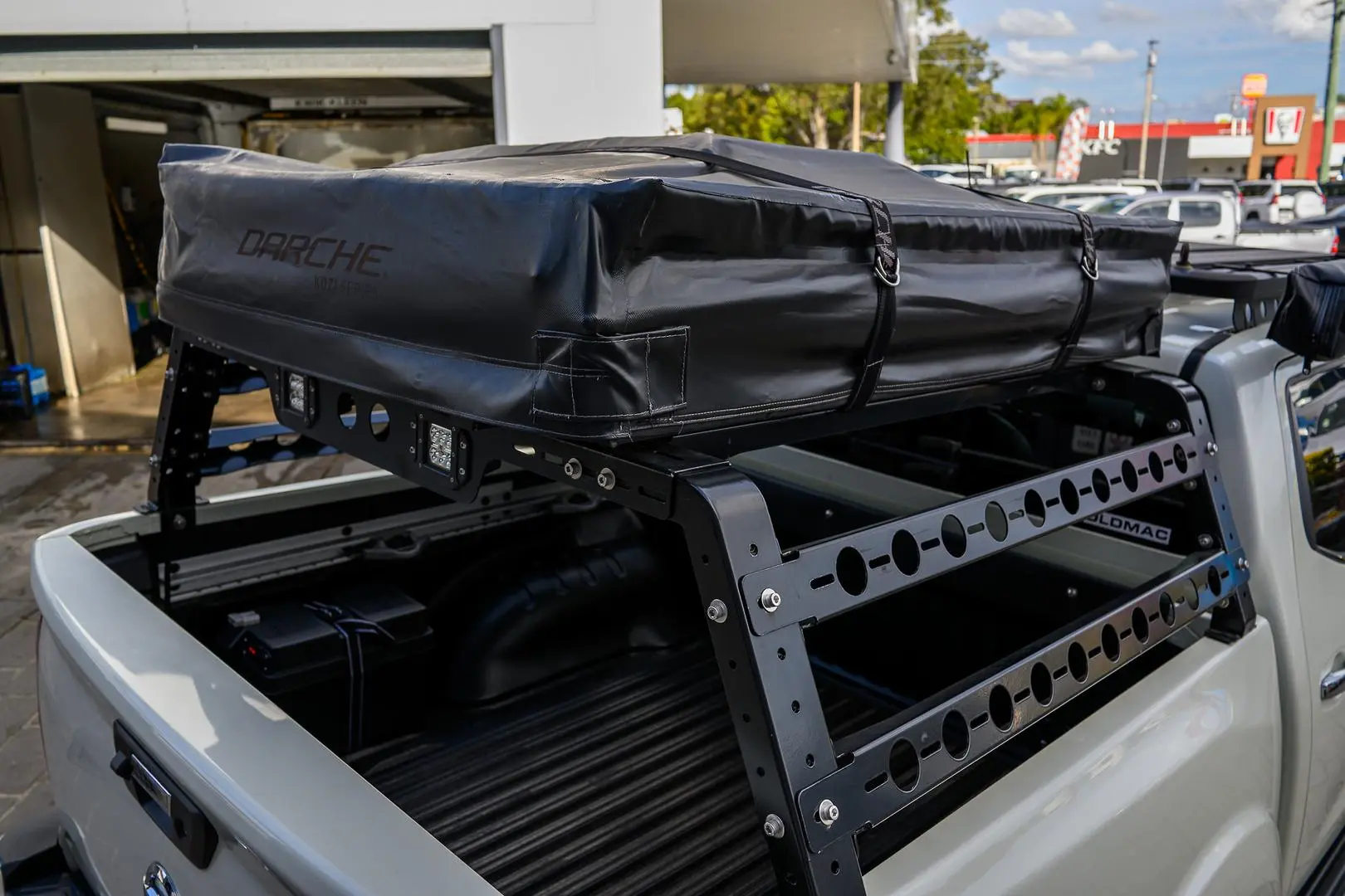 2022 Nissan Navara Gallery Image 7