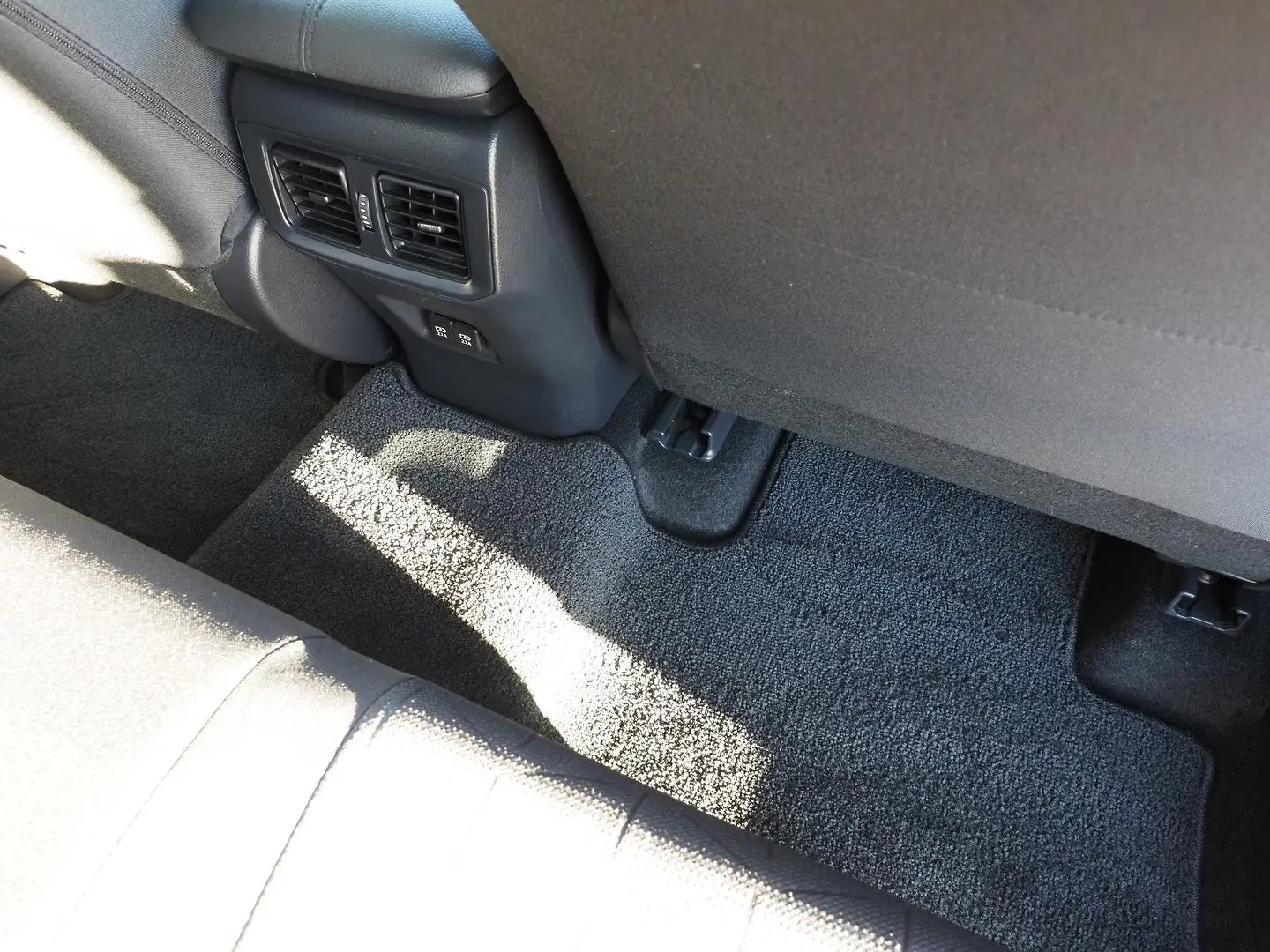 2022 Toyota RAV4 Gallery Image 18