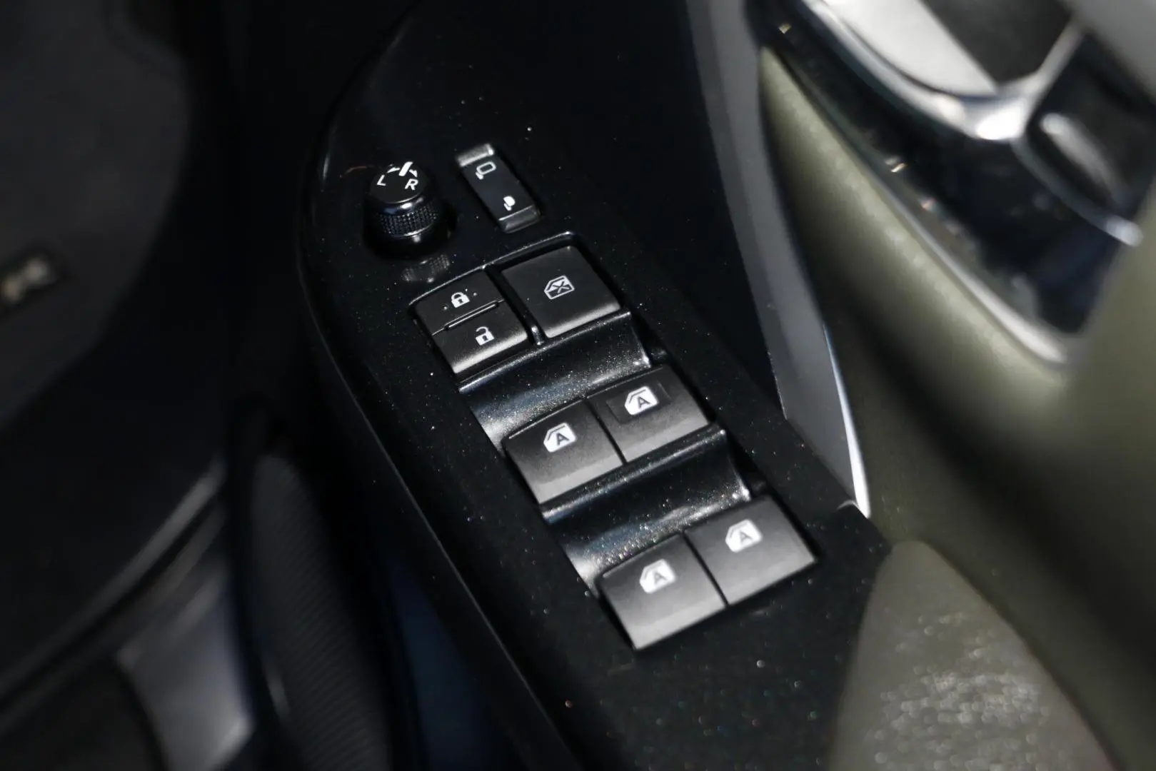 2018 Toyota Fortuner Gallery Image 19