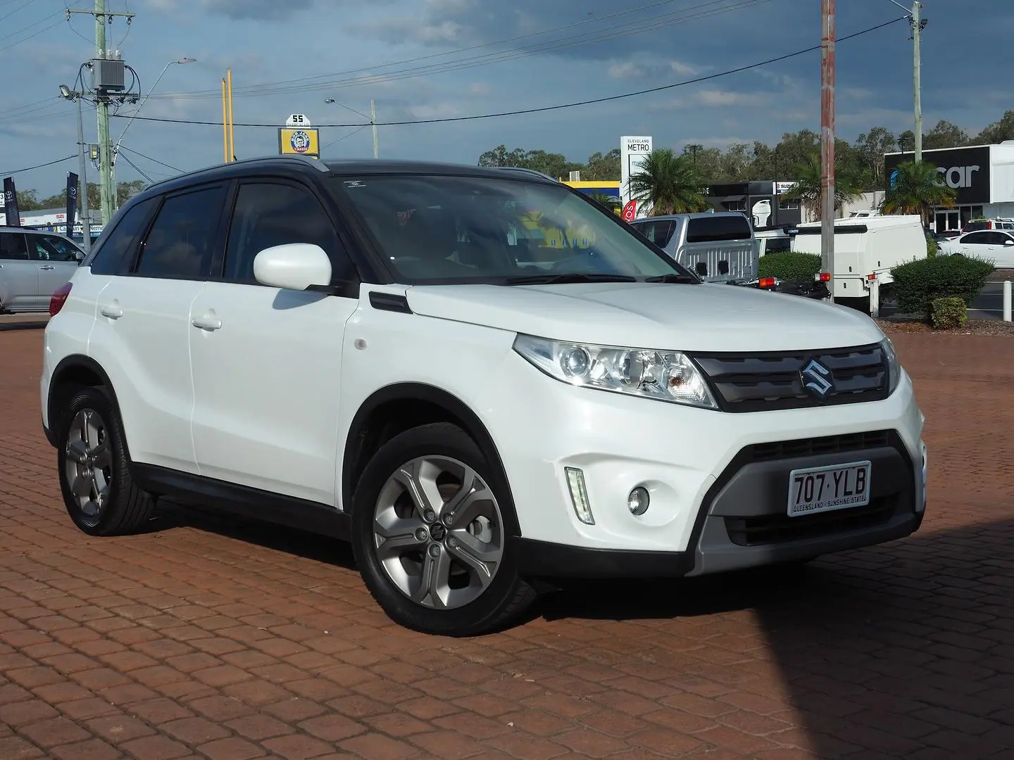 2017 Suzuki Vitara Gallery Image 1
