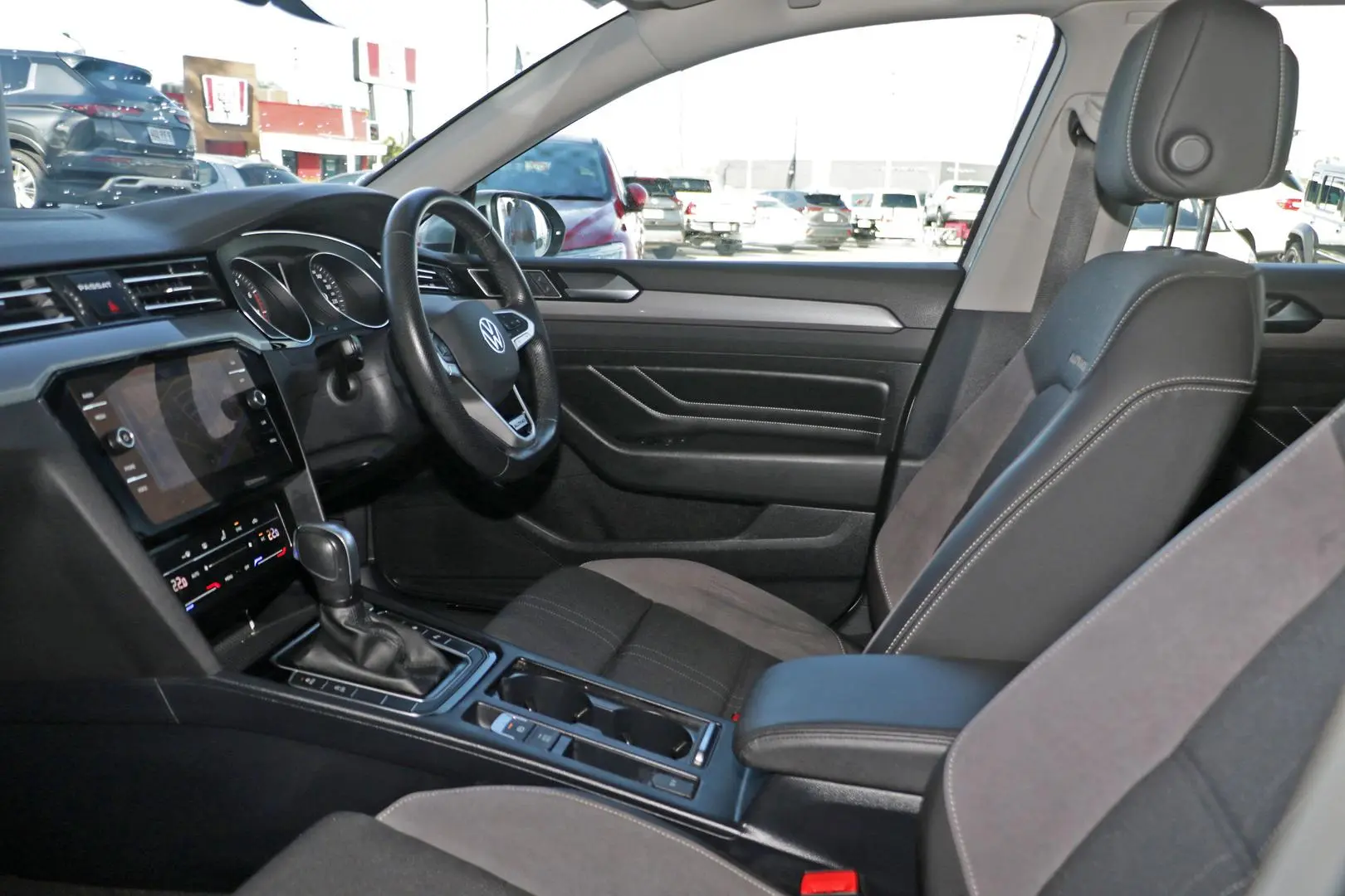 2022 Volkswagen Passat Gallery Image 8