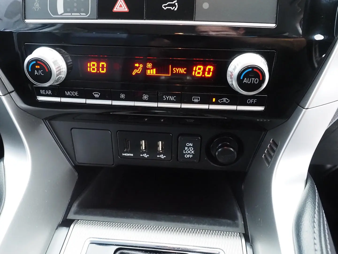 2022 Mitsubishi Pajero Sport Gallery Image 26