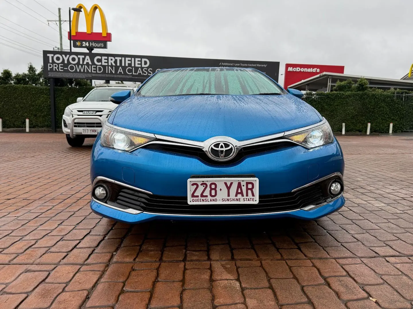 2018 Toyota Corolla Gallery Image 2