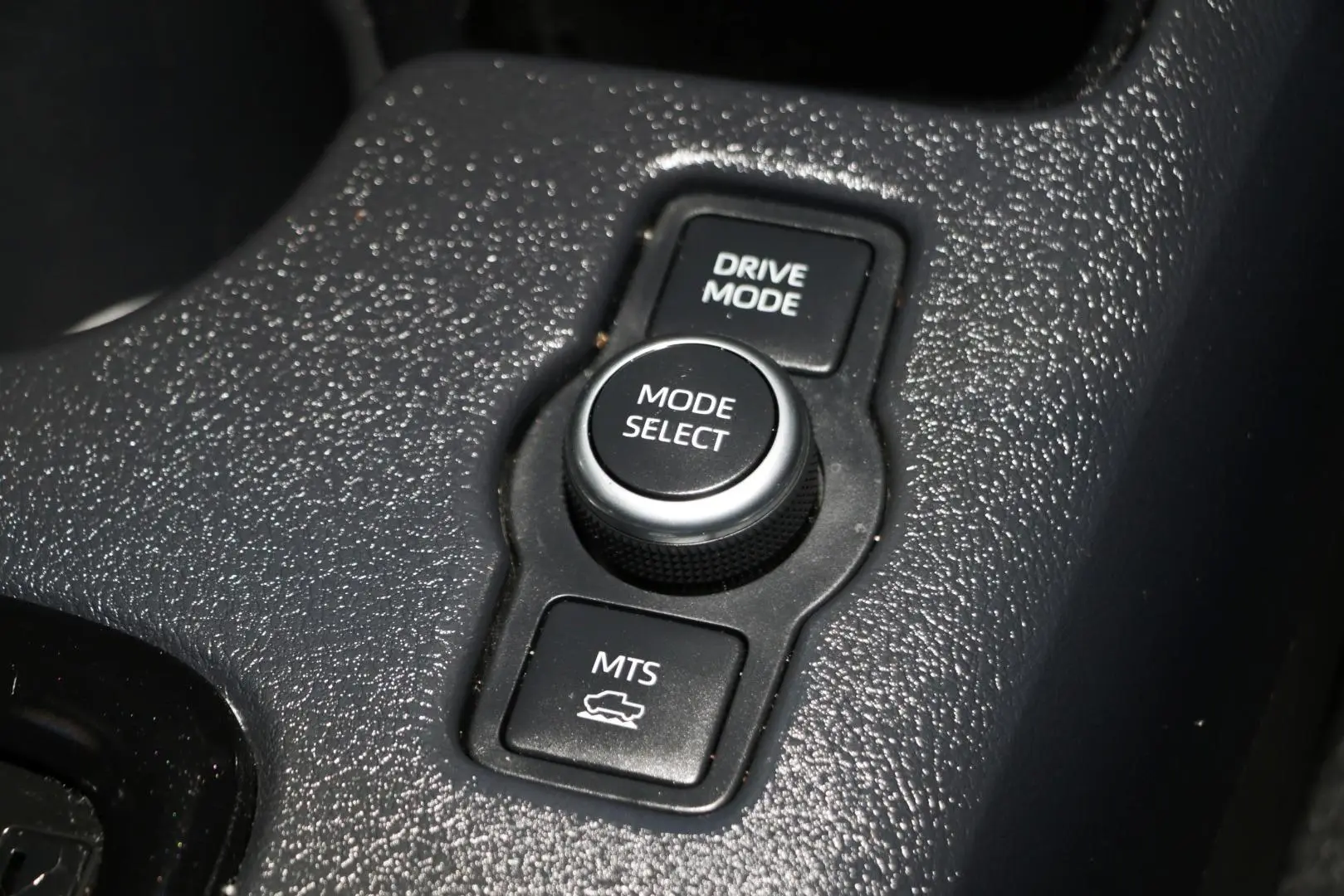 2025 Toyota Hilux Gallery Image 16