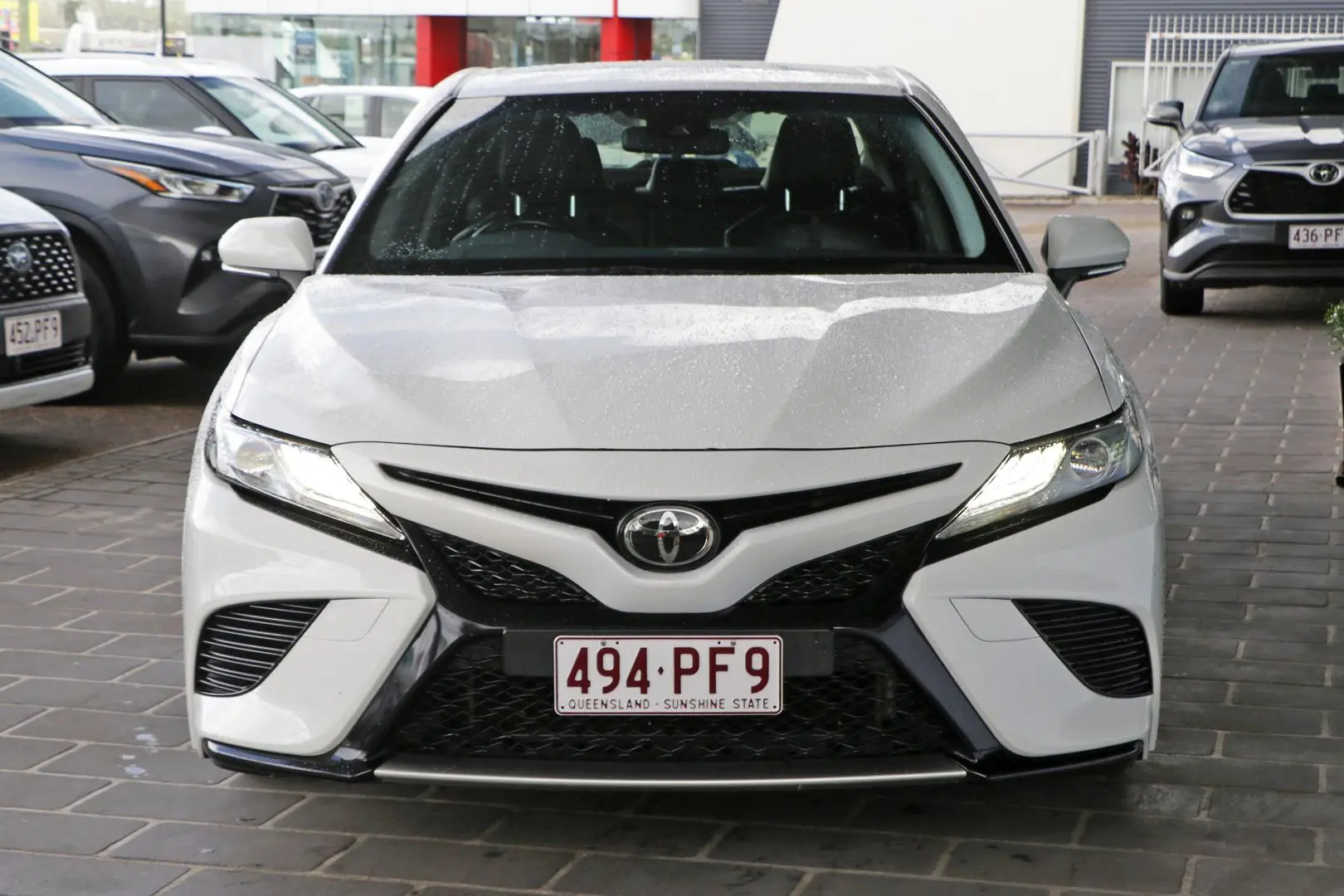 2019 Toyota Camry Gallery Image 4