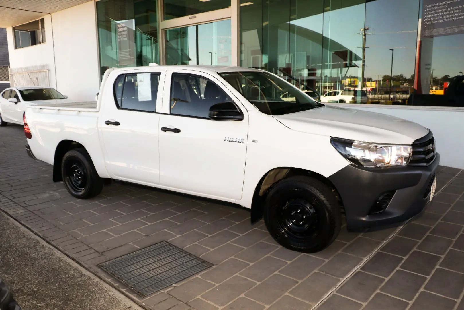 2023 Toyota Hilux Gallery Image 5