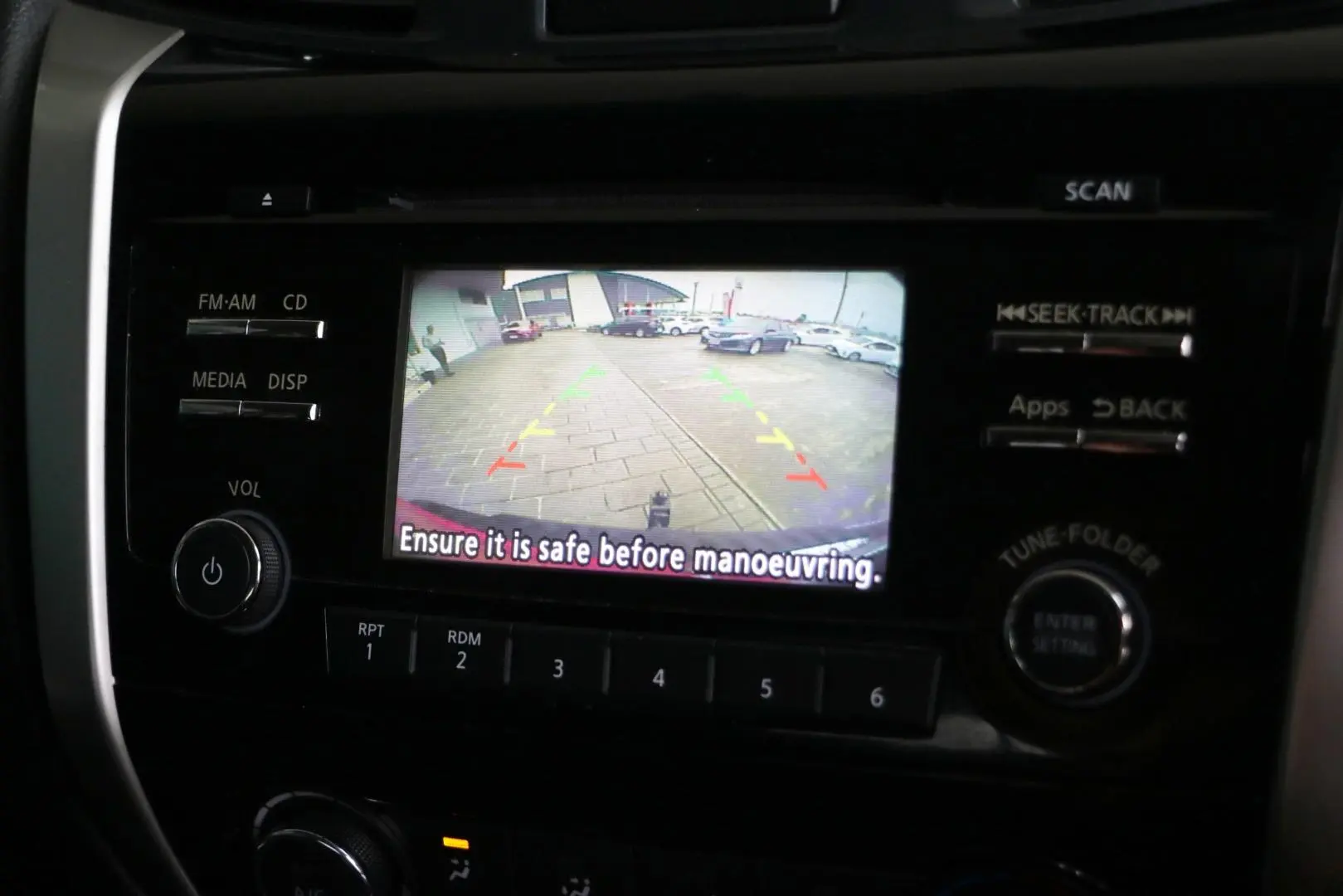 2016 Nissan Navara Gallery Image 10