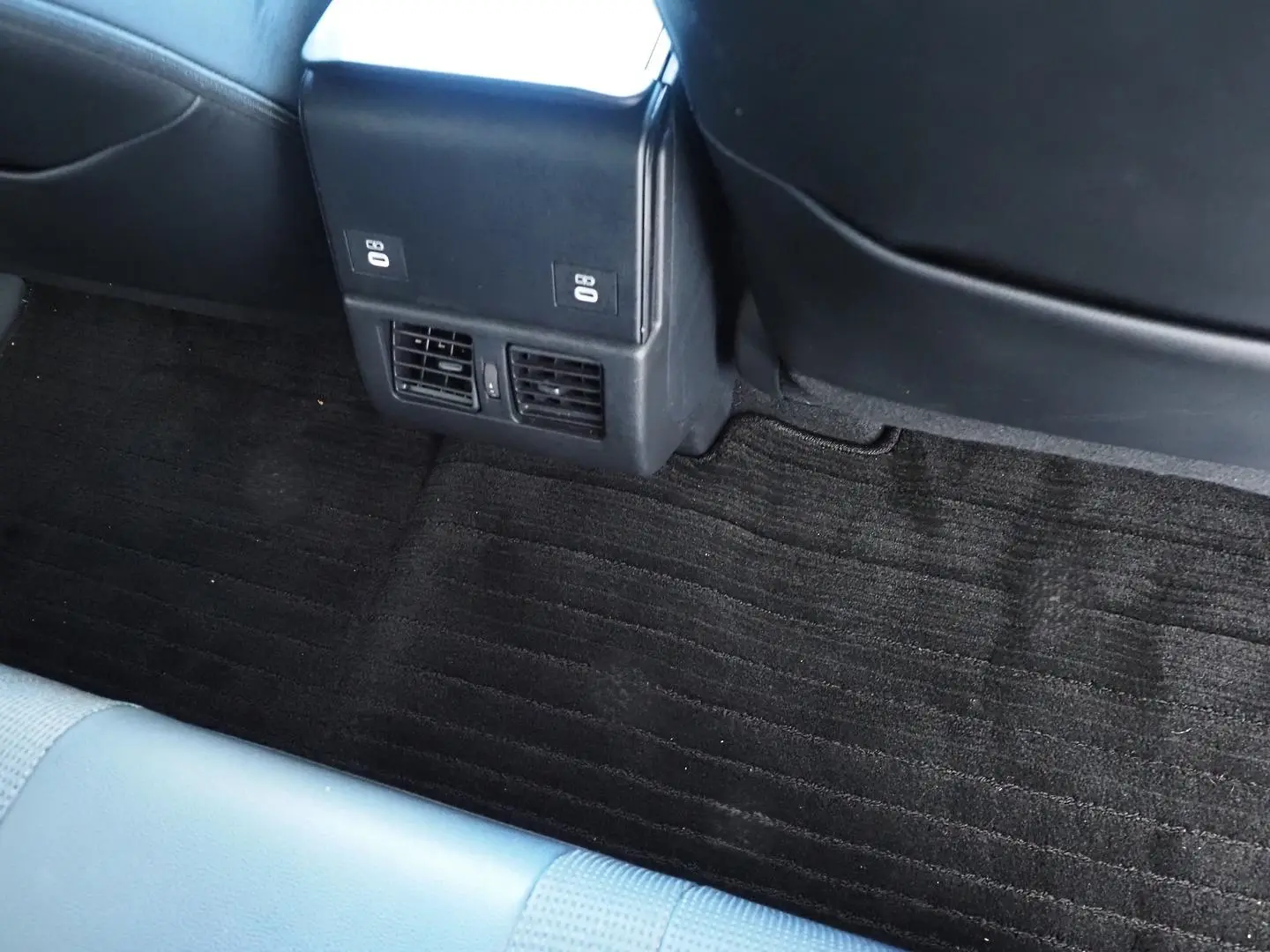 2024 Toyota bZ4X Gallery Image 17