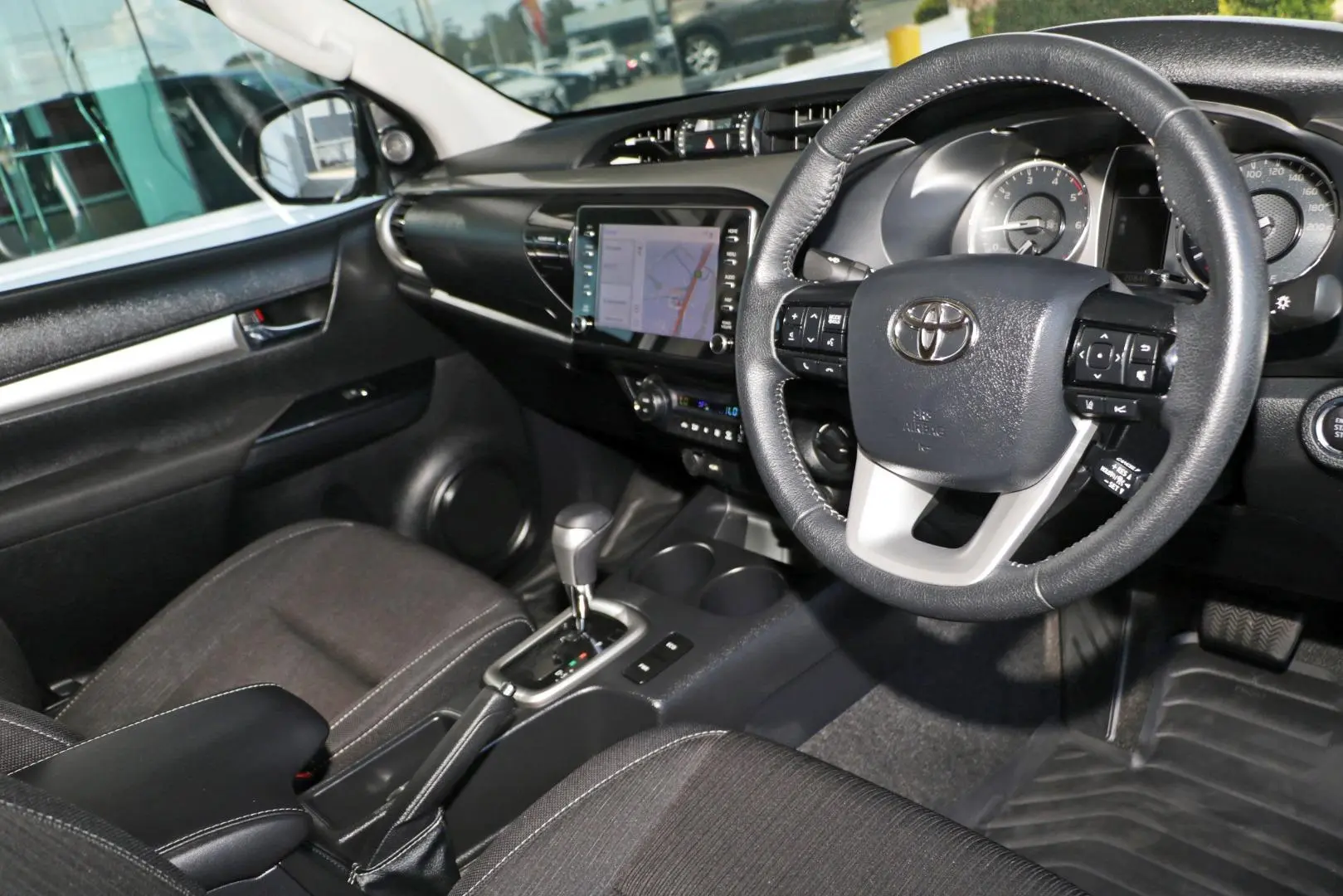 2023 Toyota Hilux Gallery Image 7
