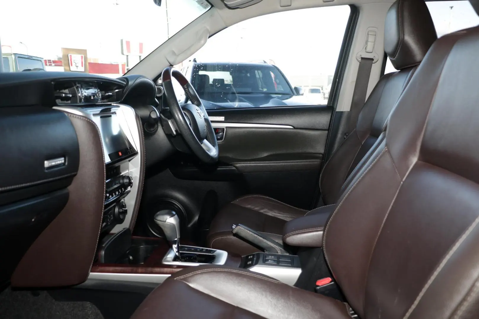 2018 Toyota Fortuner Gallery Image 8