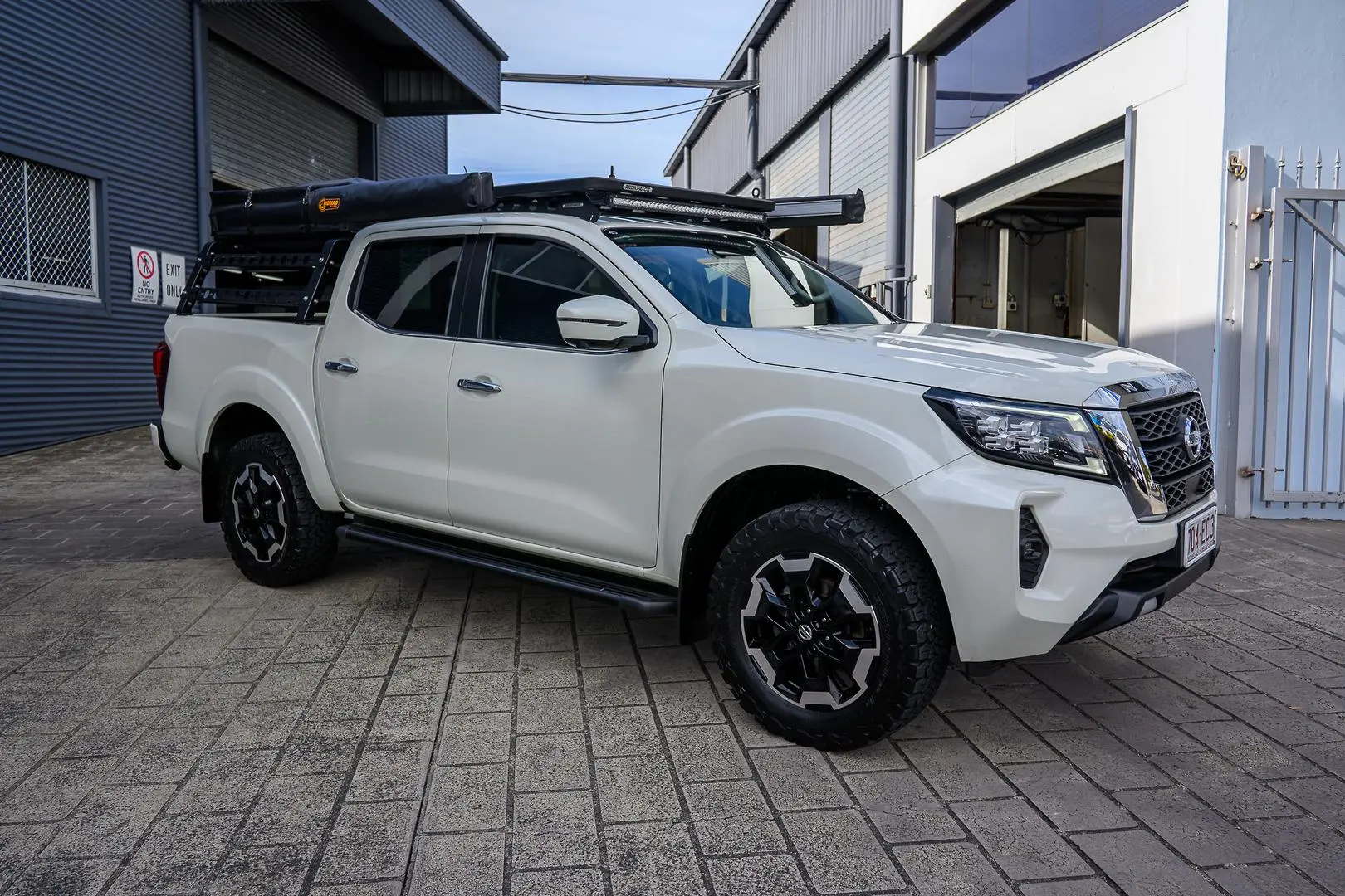 2022 Nissan Navara Gallery Image 3