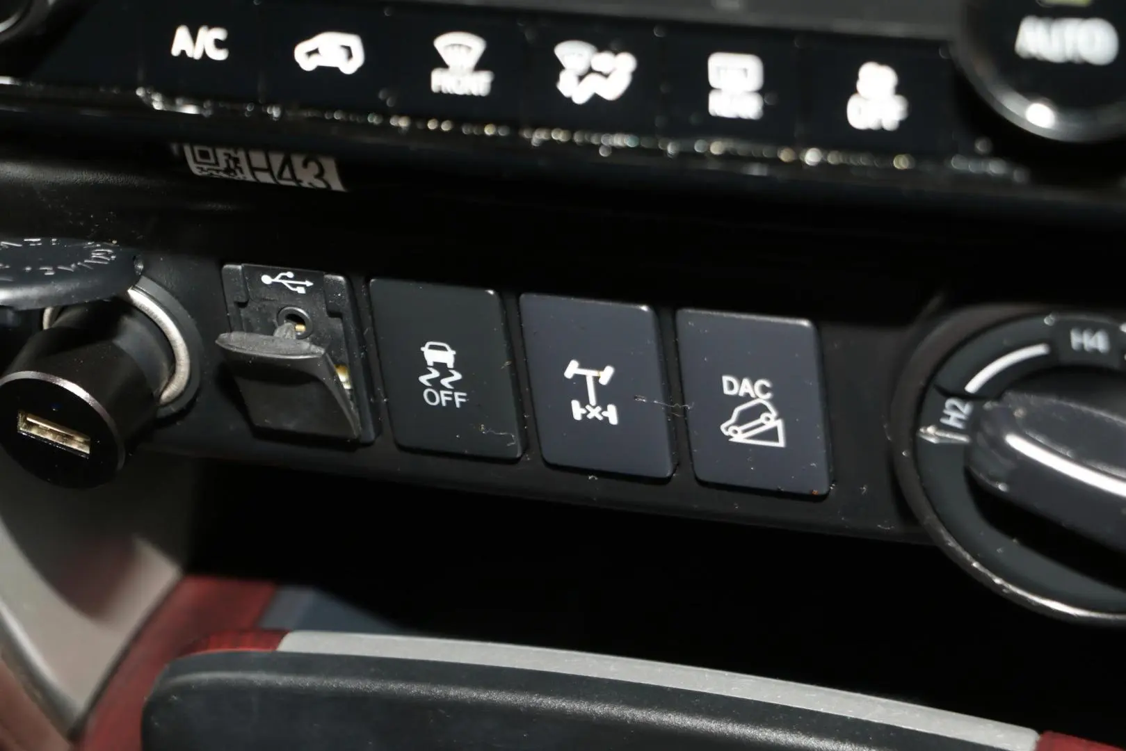 2015 Toyota Fortuner Gallery Image 13