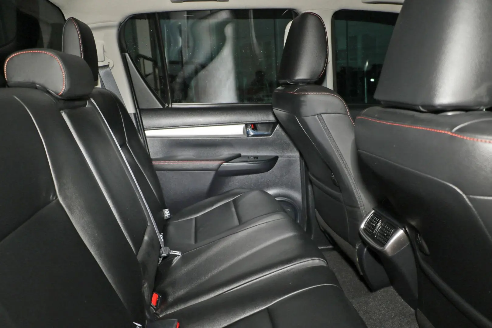 2021 Toyota Hilux Gallery Image 9