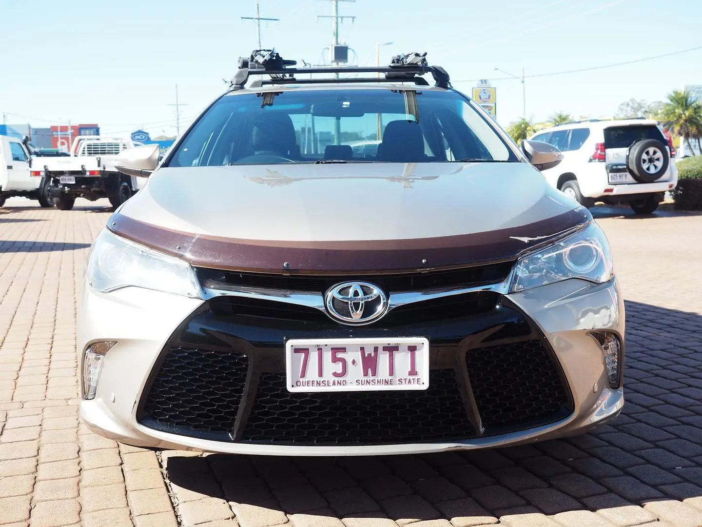 2016 Toyota Camry Gallery Image 12