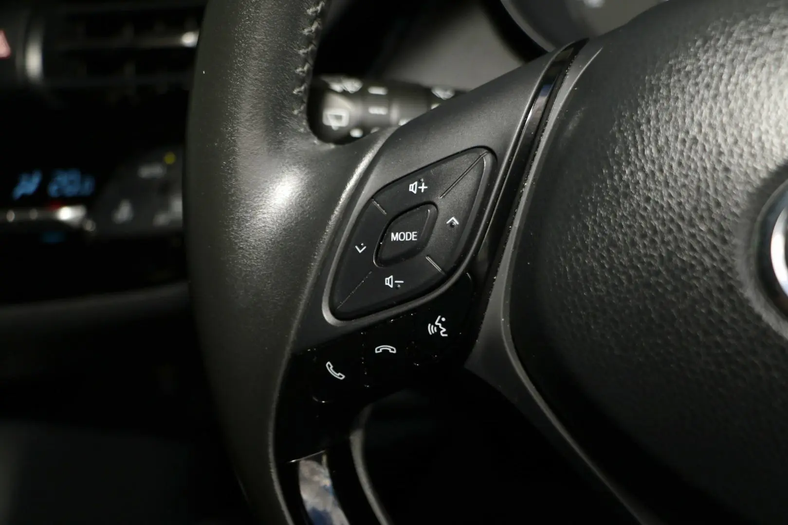 2022 Toyota C-HR Gallery Image 14