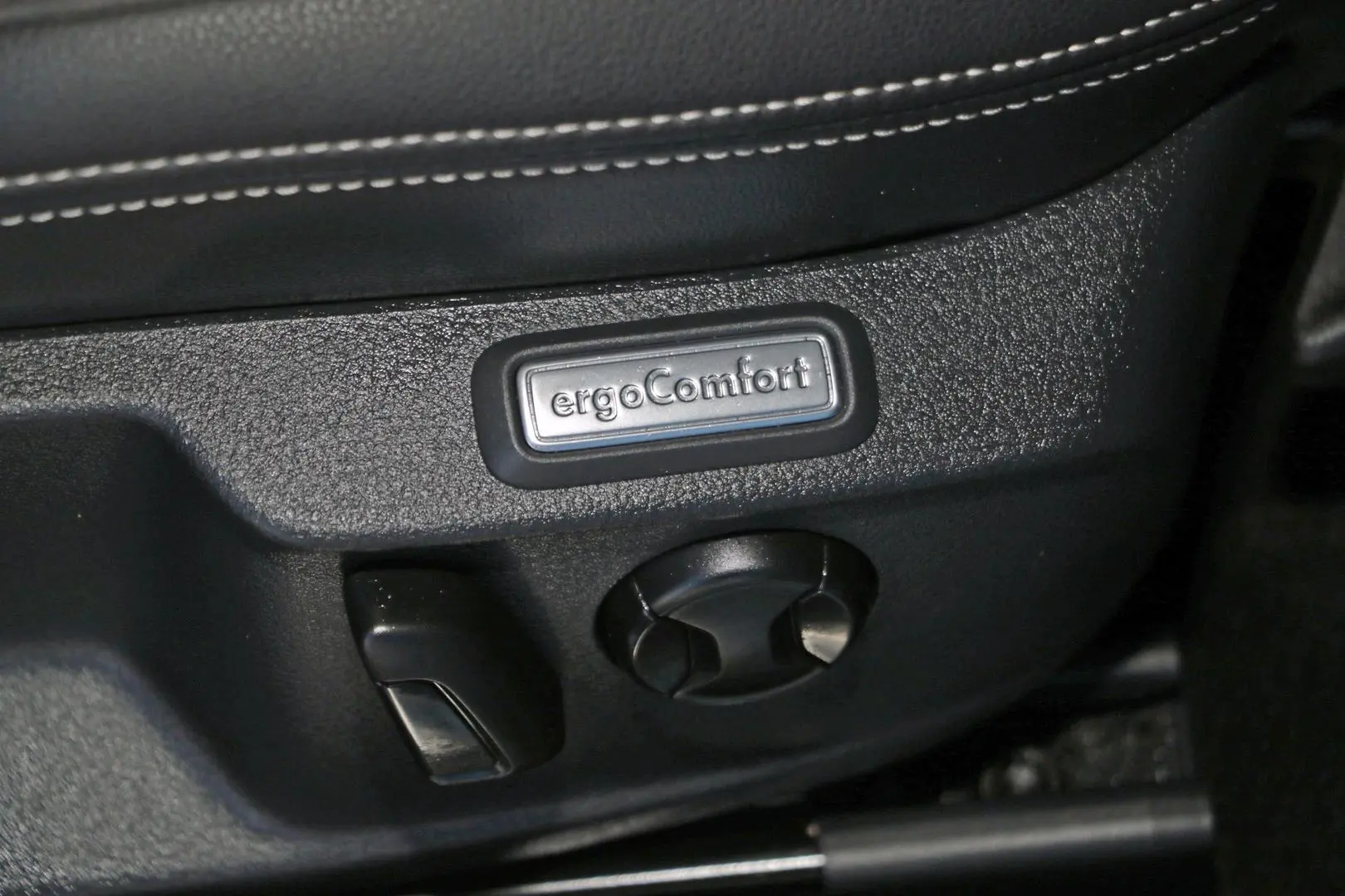 2022 Volkswagen Passat Gallery Image 13