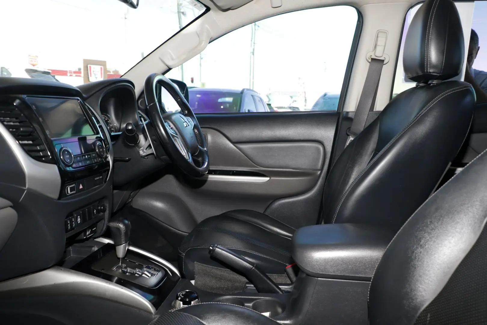 2018 Mitsubishi Triton Gallery Image 8