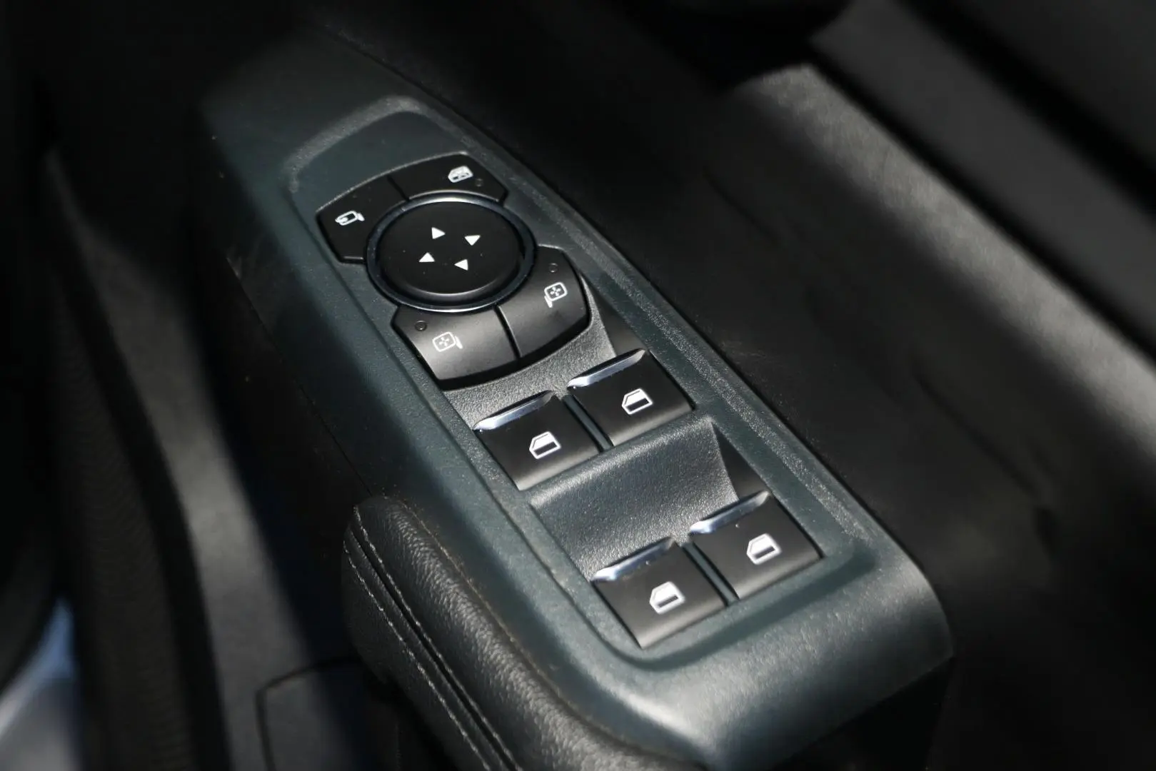 2024 Ford Everest Gallery Image 18