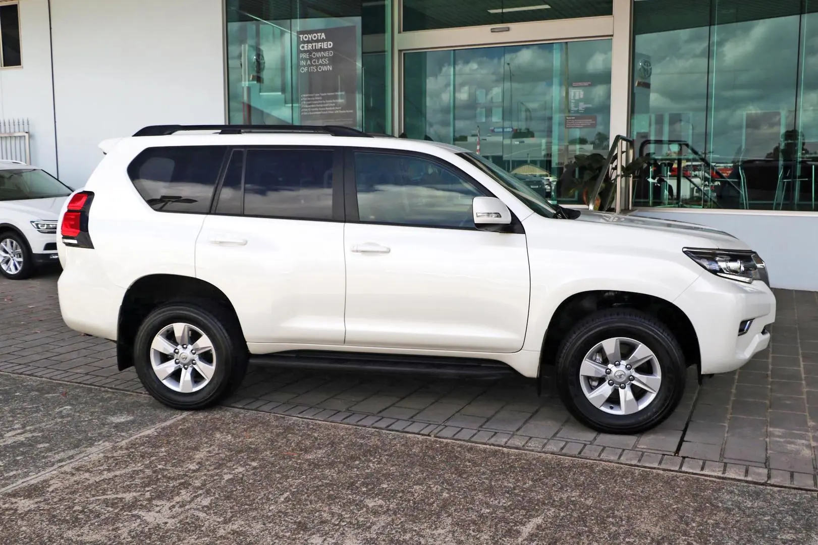 2019 Toyota Landcruiser Prado Gallery Image 5