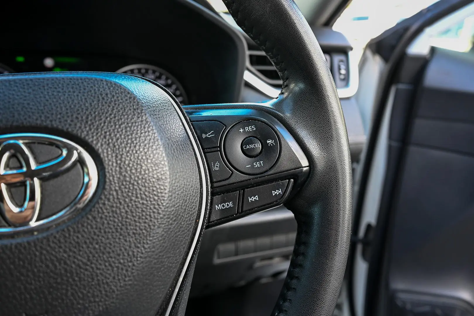 2022 Toyota RAV4 Gallery Image 18