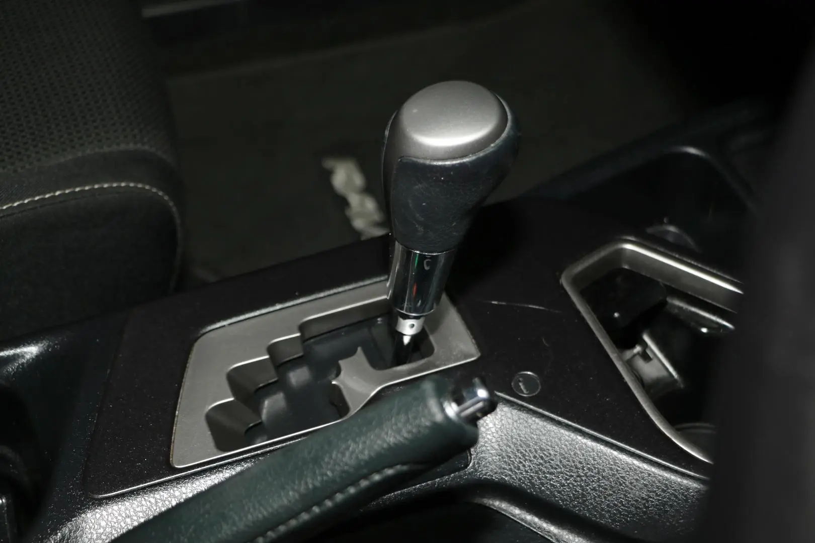2015 Toyota RAV4 Gallery Image 12