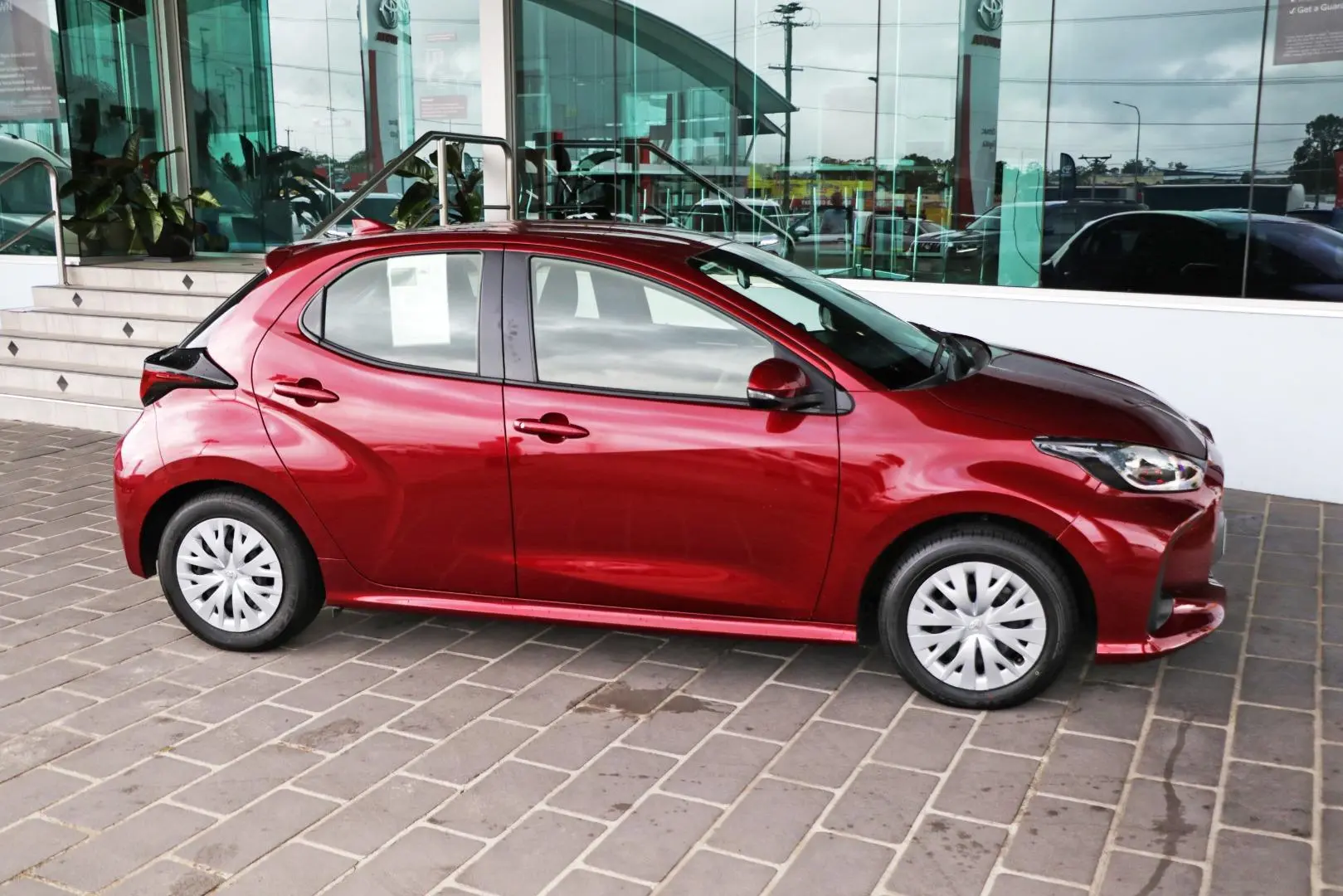 2023 Toyota Yaris Gallery Image 6