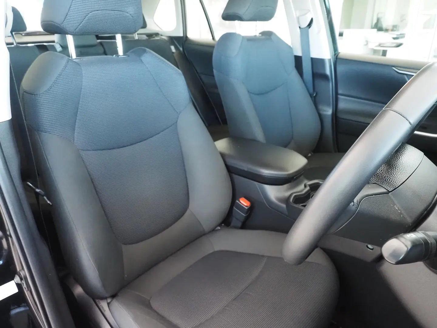 2020 Toyota RAV4 Gallery Image 14