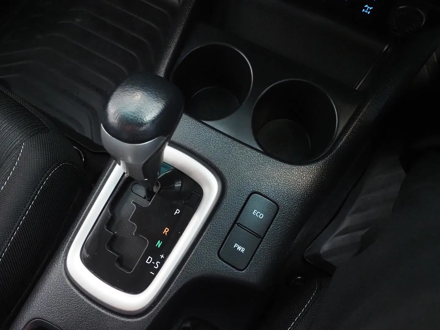 2023 Toyota Hilux Gallery Image 25