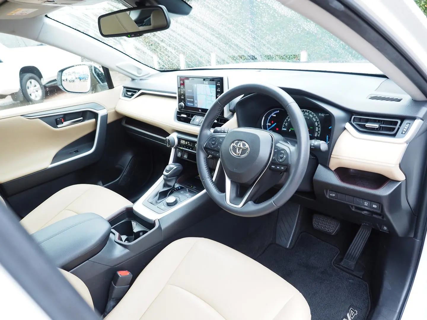 2021 Toyota RAV4 Gallery Image 4