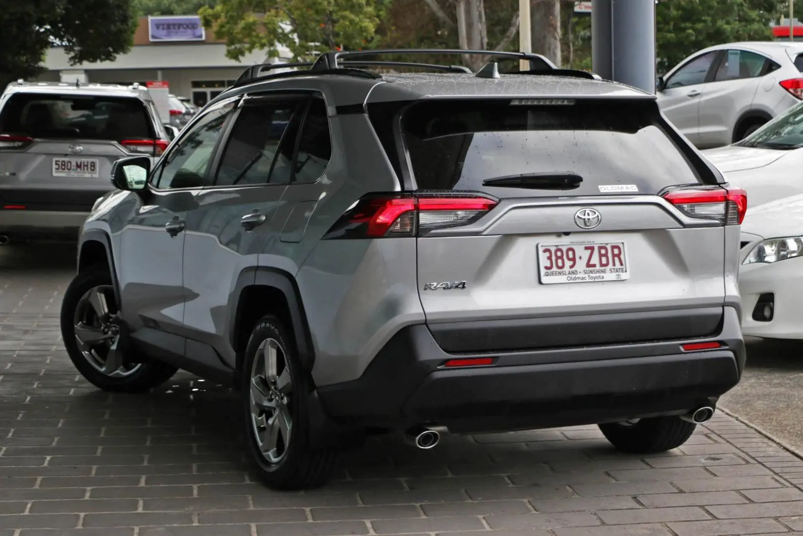 2019 Toyota RAV4 Gallery Image 2