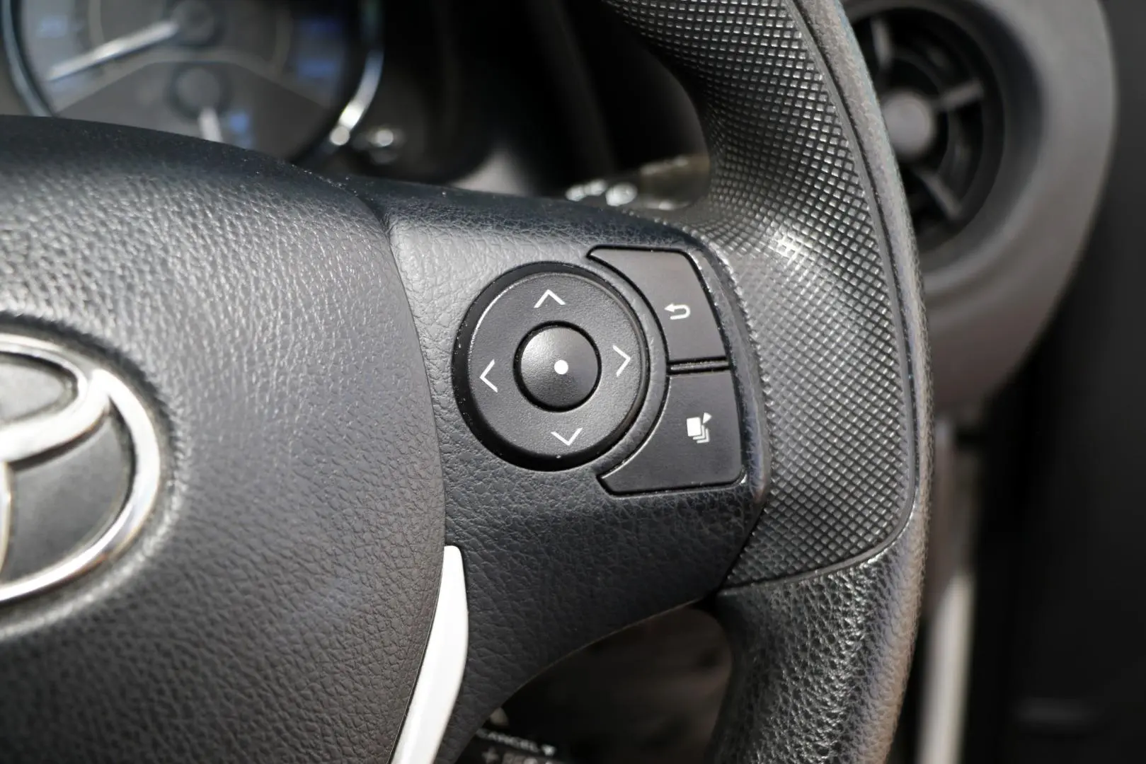 2017 Toyota Corolla Gallery Image 17