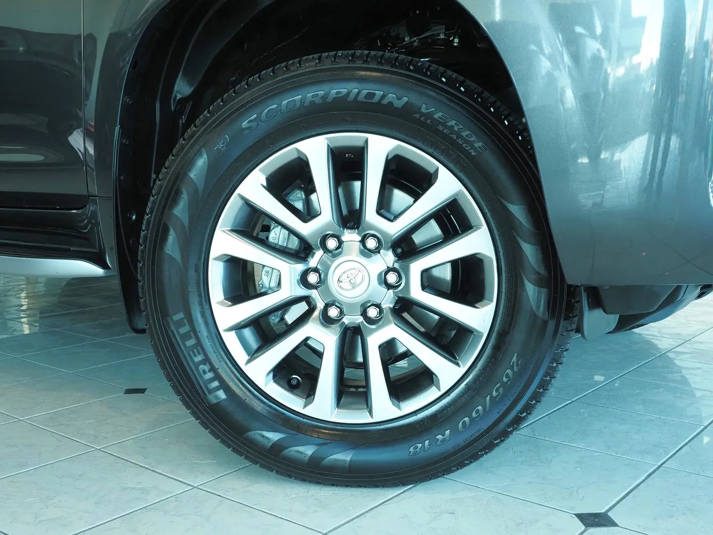 2018 Toyota Landcruiser Prado Gallery Image 6
