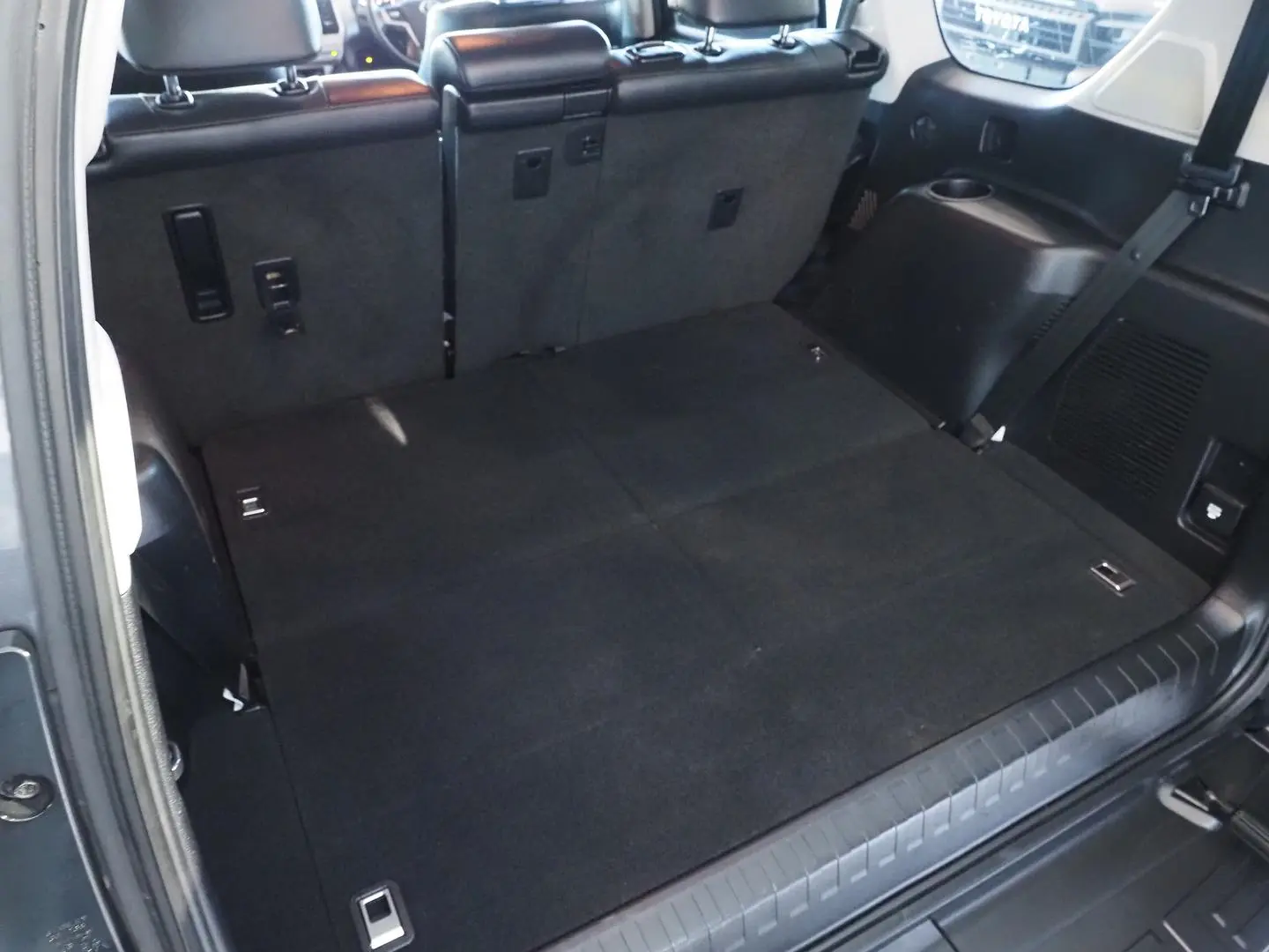 2018 Toyota Landcruiser Prado Gallery Image 23