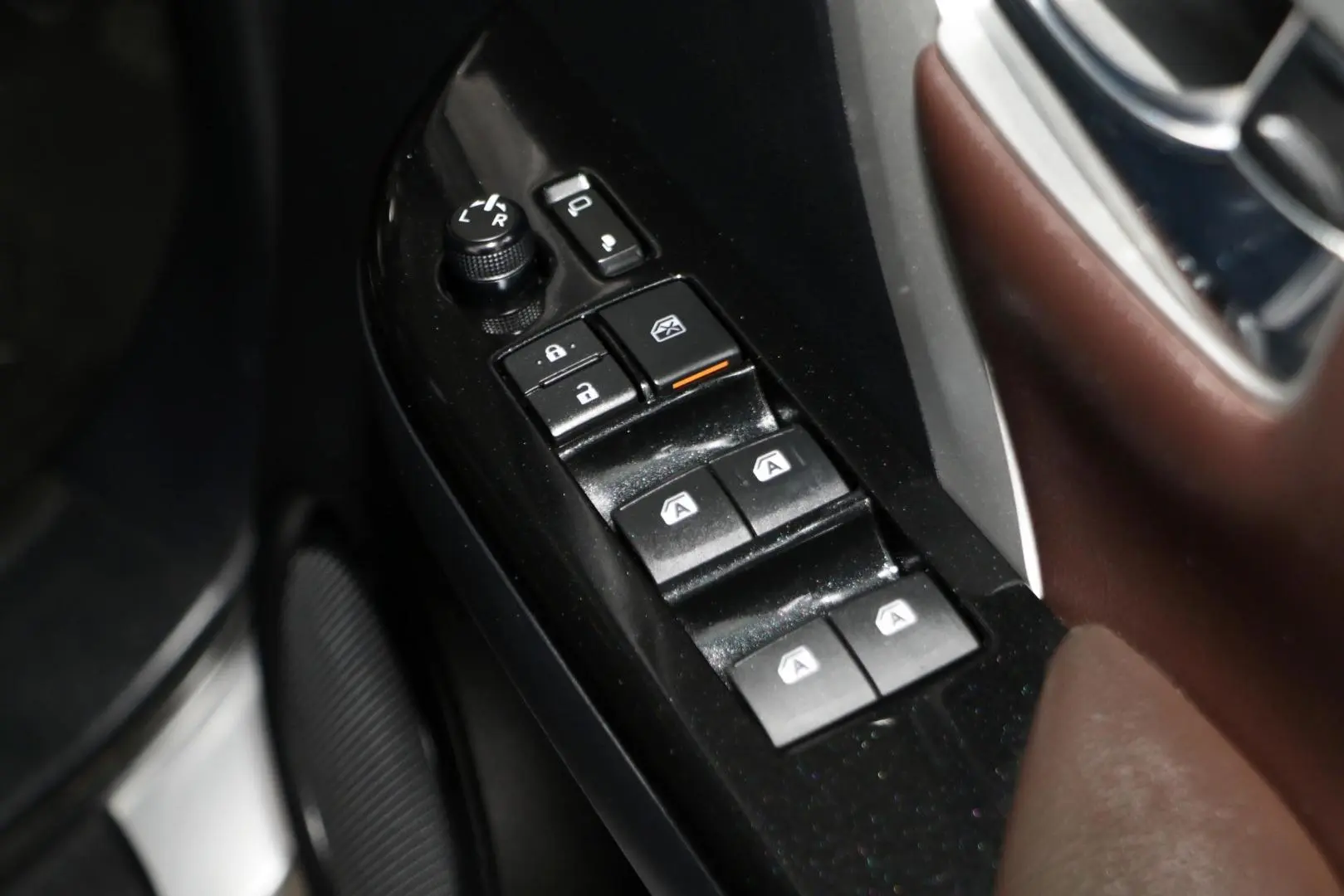 2015 Toyota Fortuner Gallery Image 17