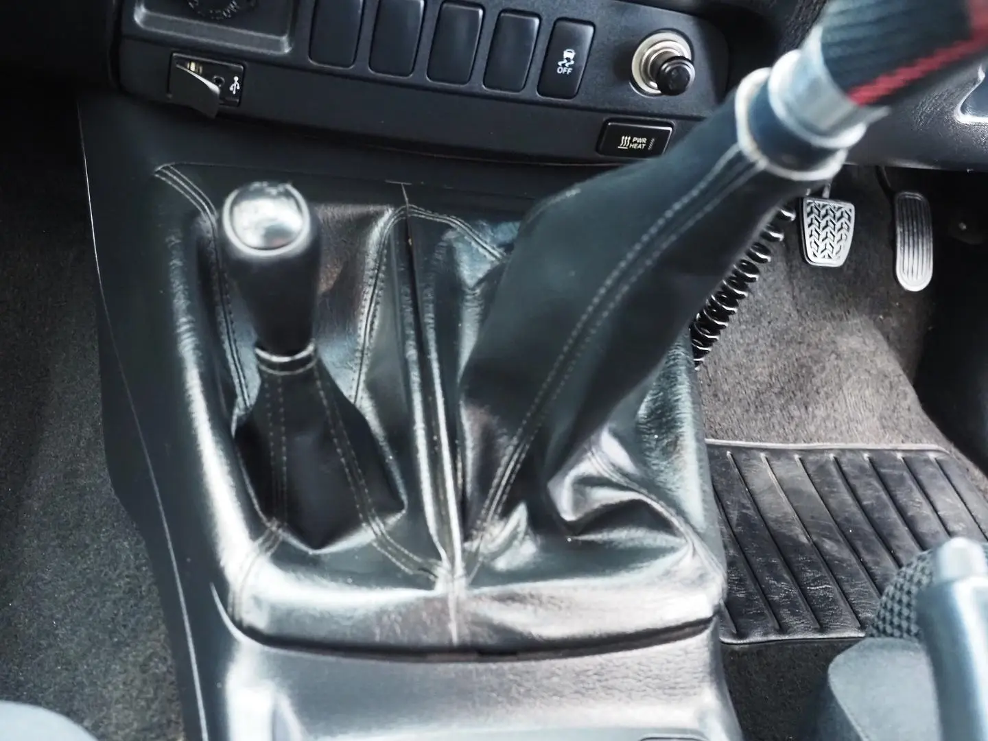 2015 Toyota Hilux Gallery Image 18