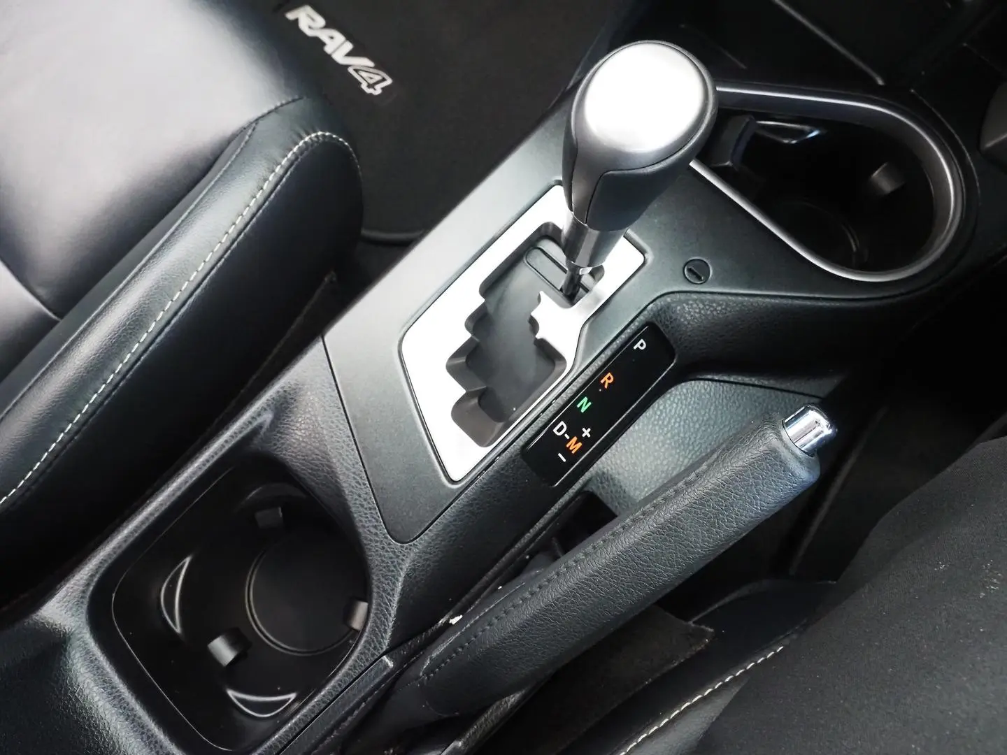 2018 Toyota RAV4 Gallery Image 20