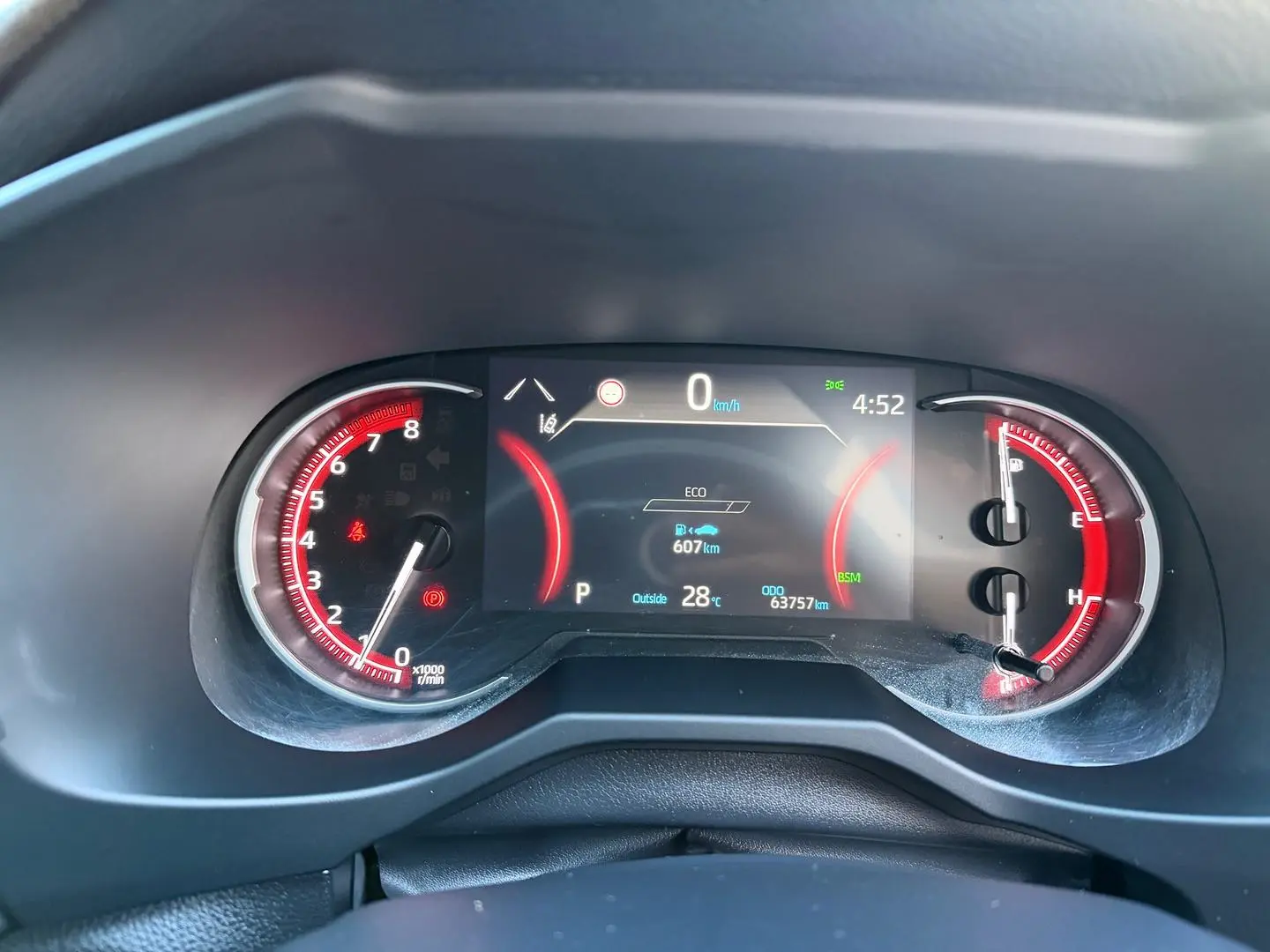 2021 Toyota RAV4 Gallery Image 9