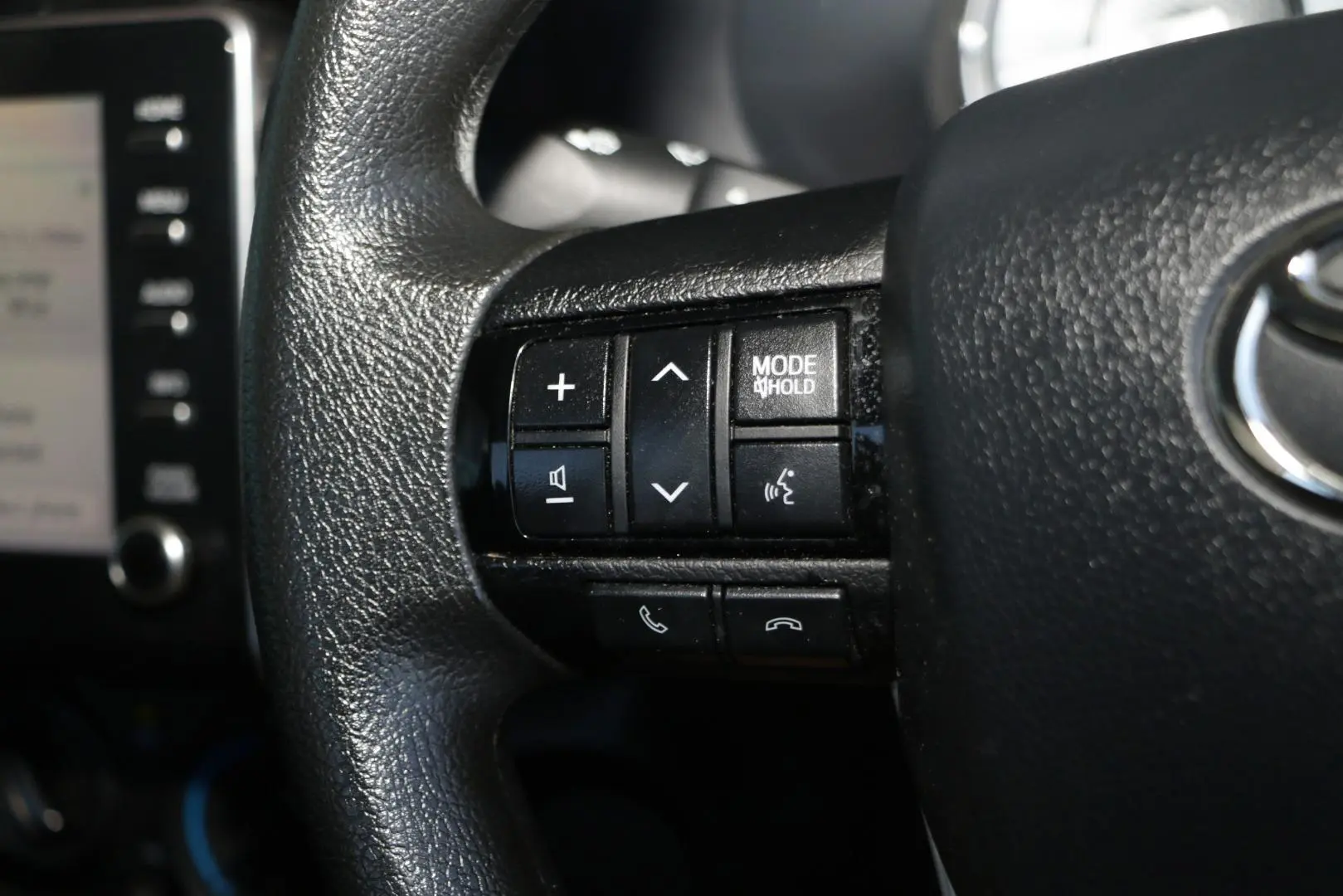 2021 Toyota Hilux Gallery Image 13