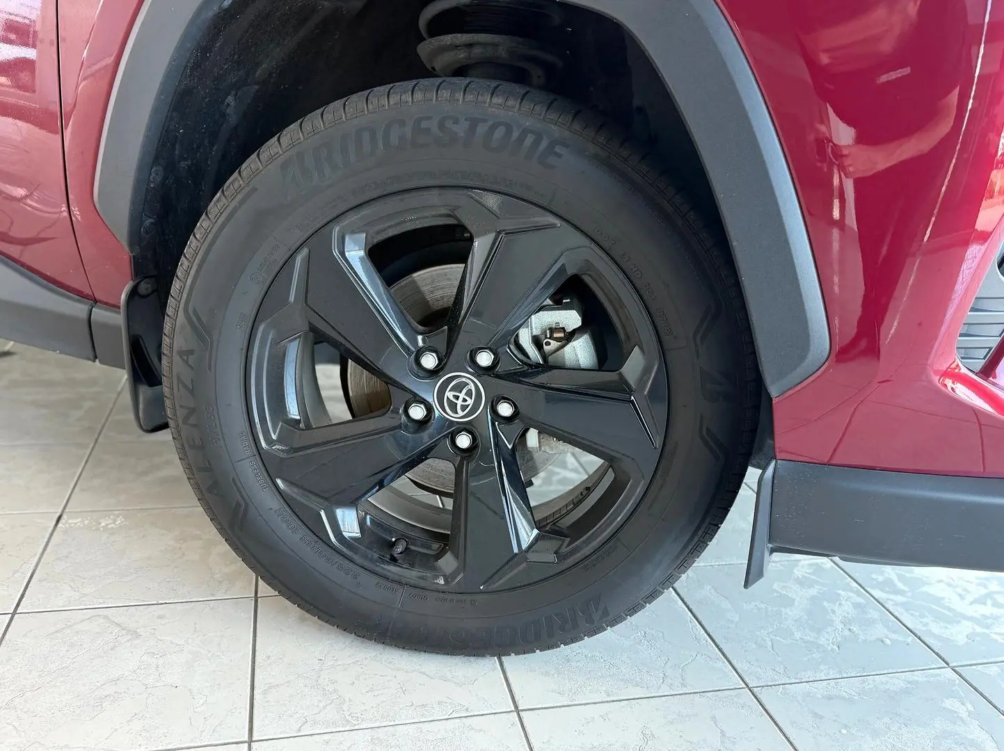 2019 Toyota RAV4 Gallery Image 6