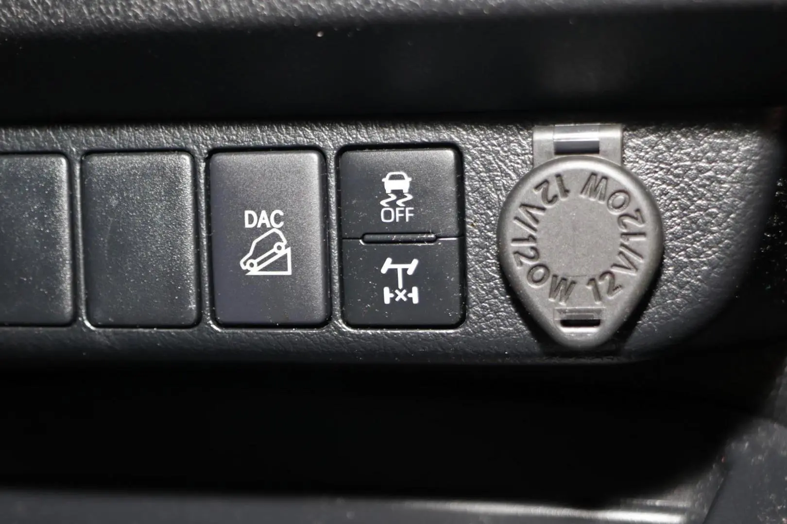 2021 Toyota Hilux Gallery Image 16