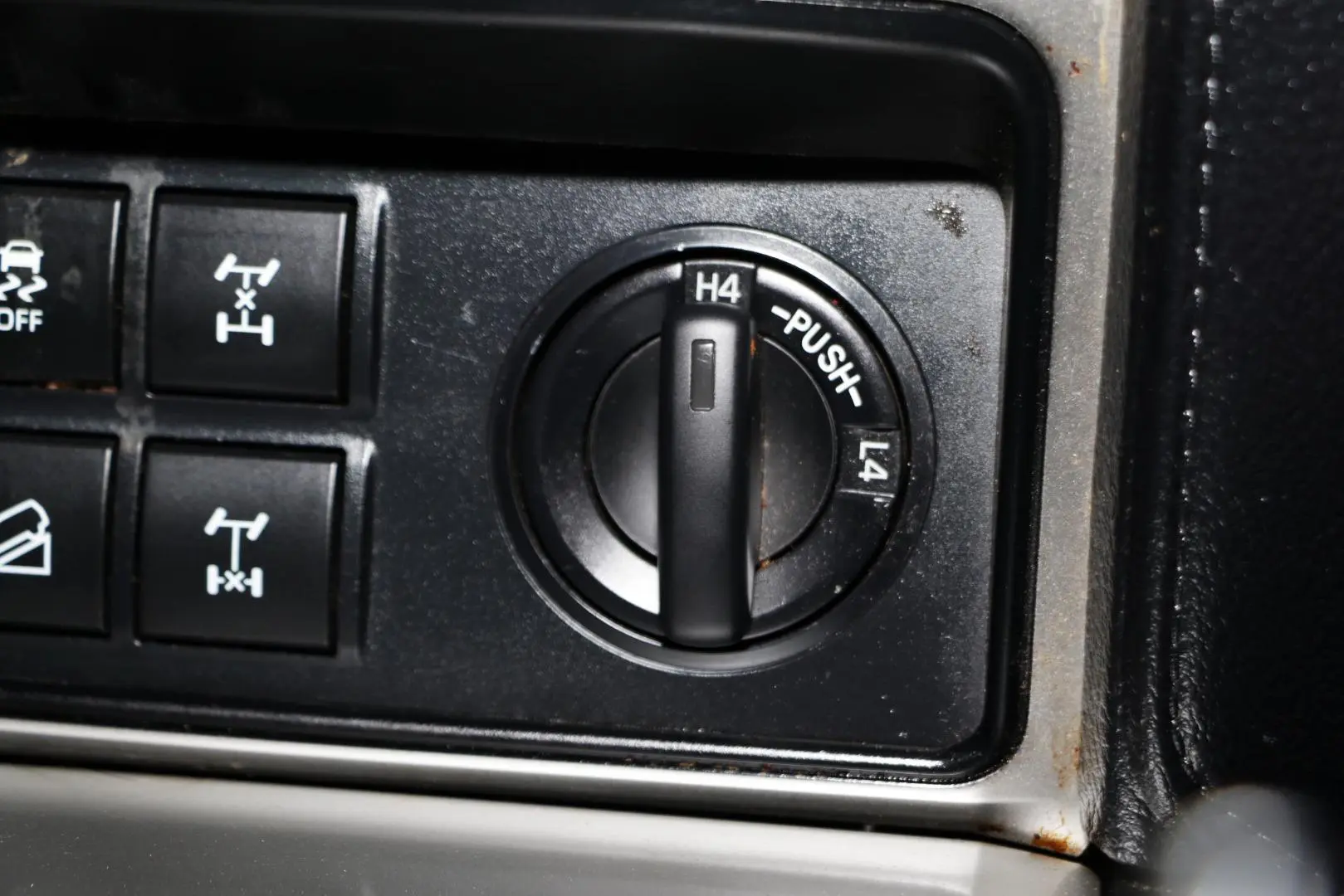2022 Toyota Landcruiser Prado Gallery Image 14