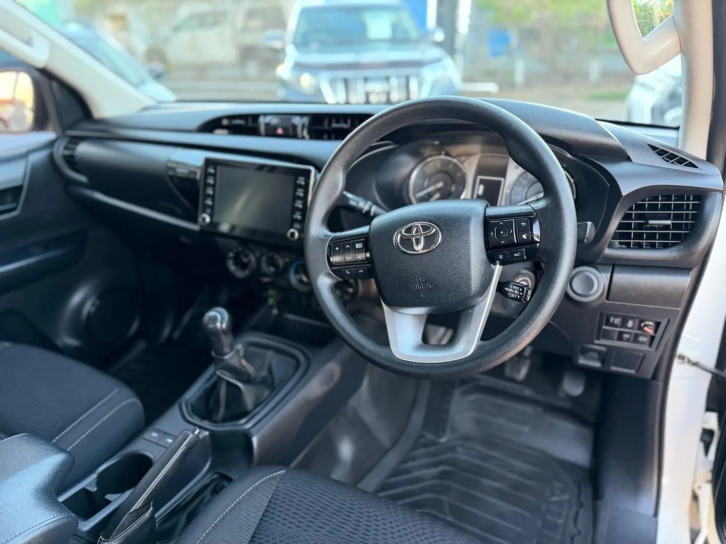 2023 Toyota Hilux Gallery Image 4