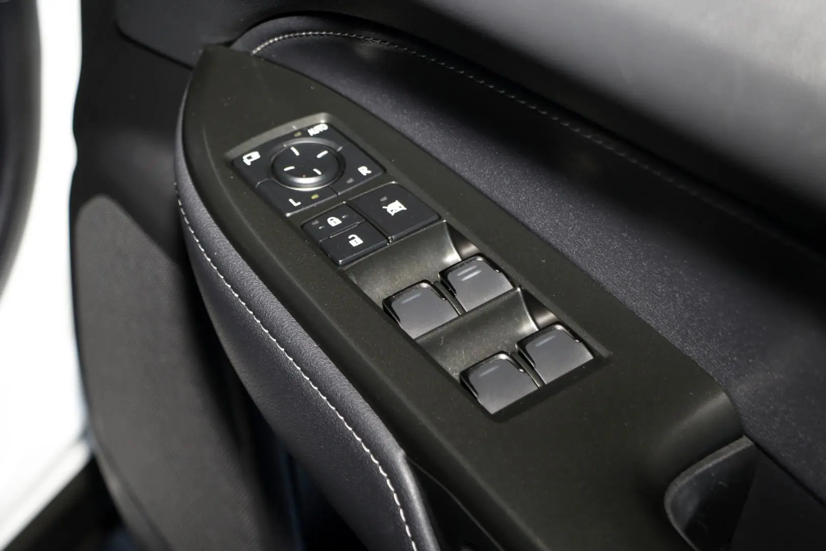 2023 Lexus NX Gallery Image 19