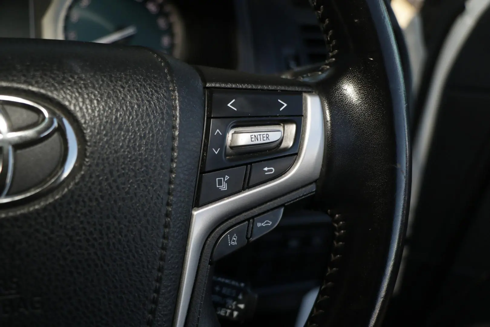 2021 Toyota Landcruiser Prado Gallery Image 17