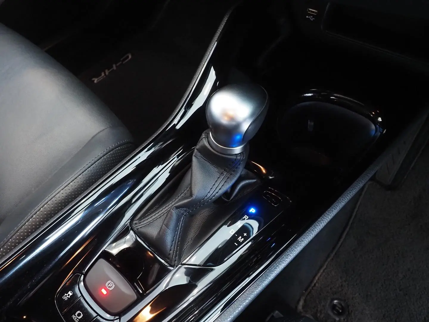 2021 Toyota C-HR Gallery Image 19